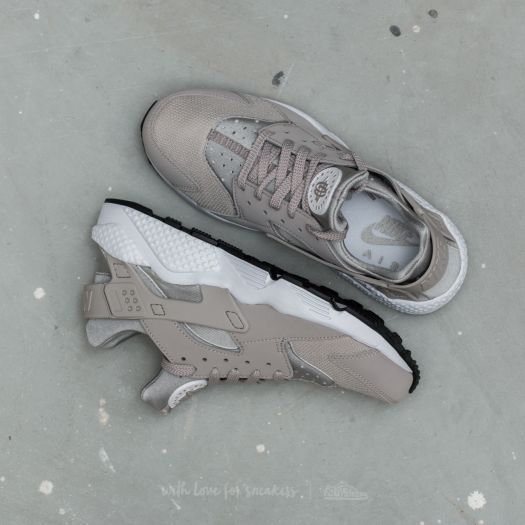 Men s shoes Nike Air Huarache Cobblestone Cobblestone White Footshop