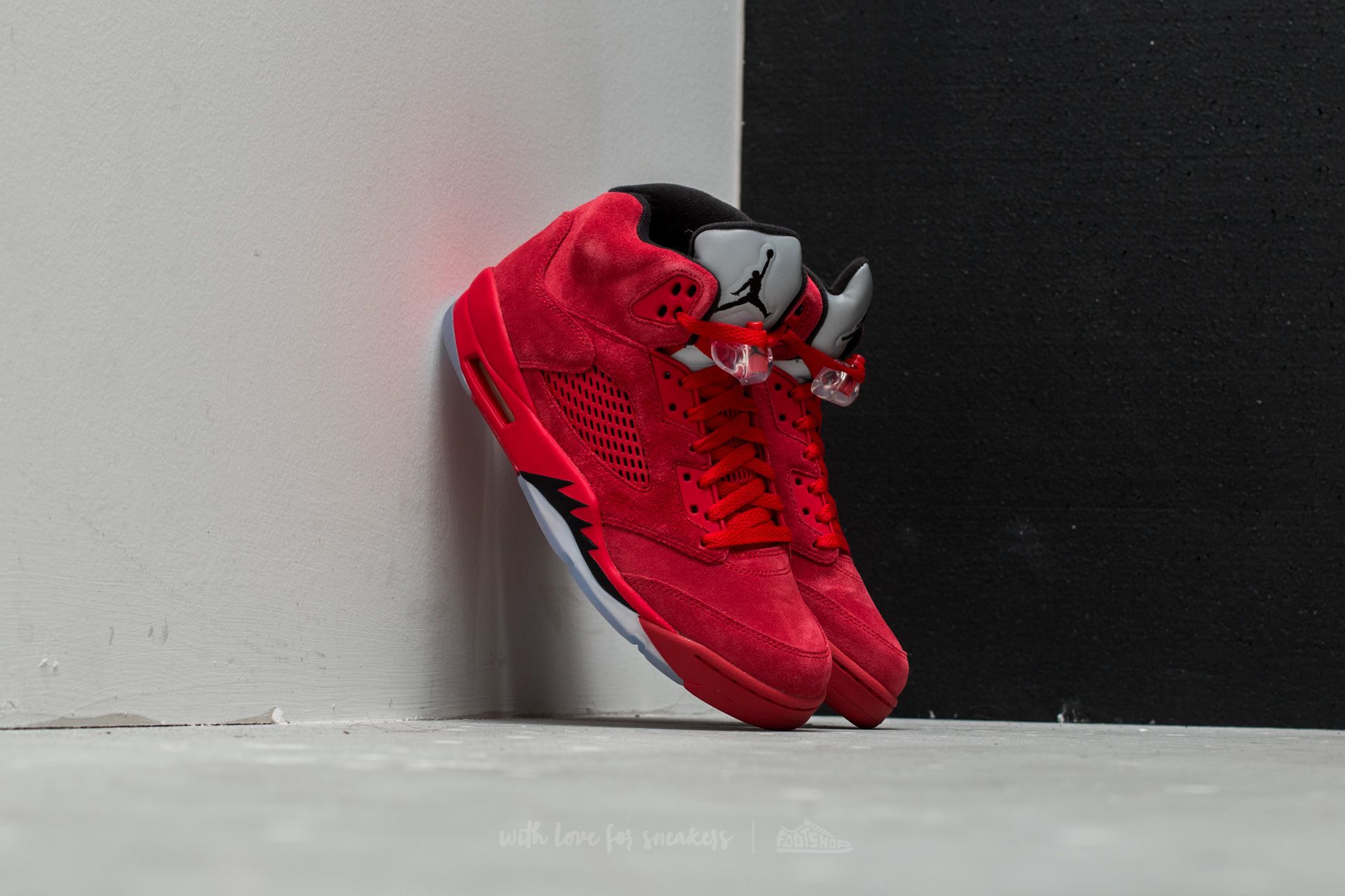 Jordan 5 outlet black and red