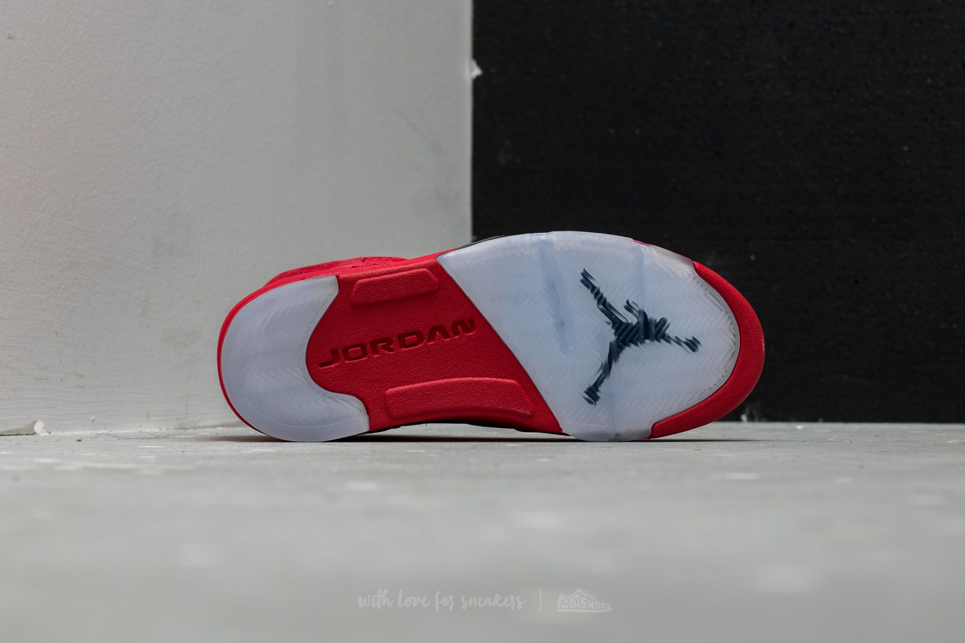 jordan retro 5 university red