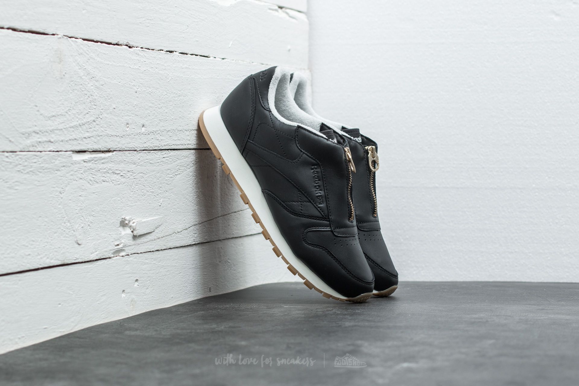 Women's shoes Reebok Classic Leather Zip Black/ Chalk/ Sleek Met