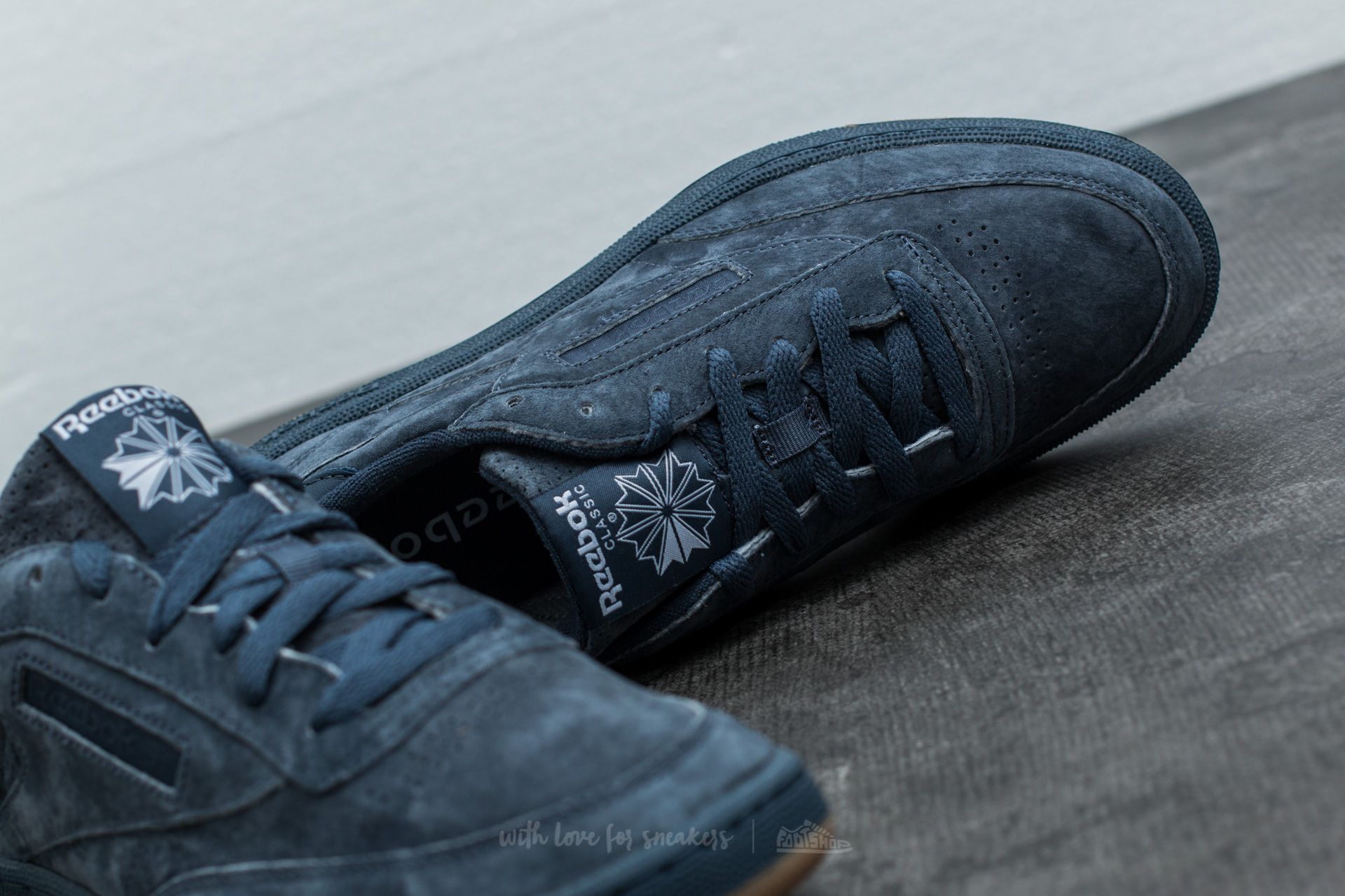 Men s shoes Reebok Club C 85 Seasonal Gum Smoky Indigo White Gum Footshop