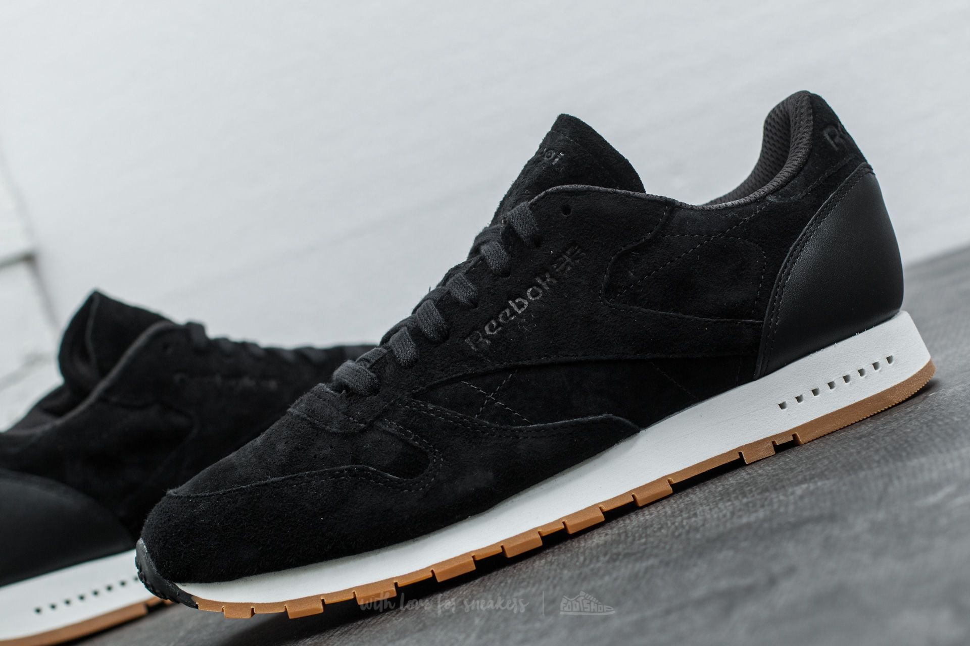 Reebok classic leather sg black online