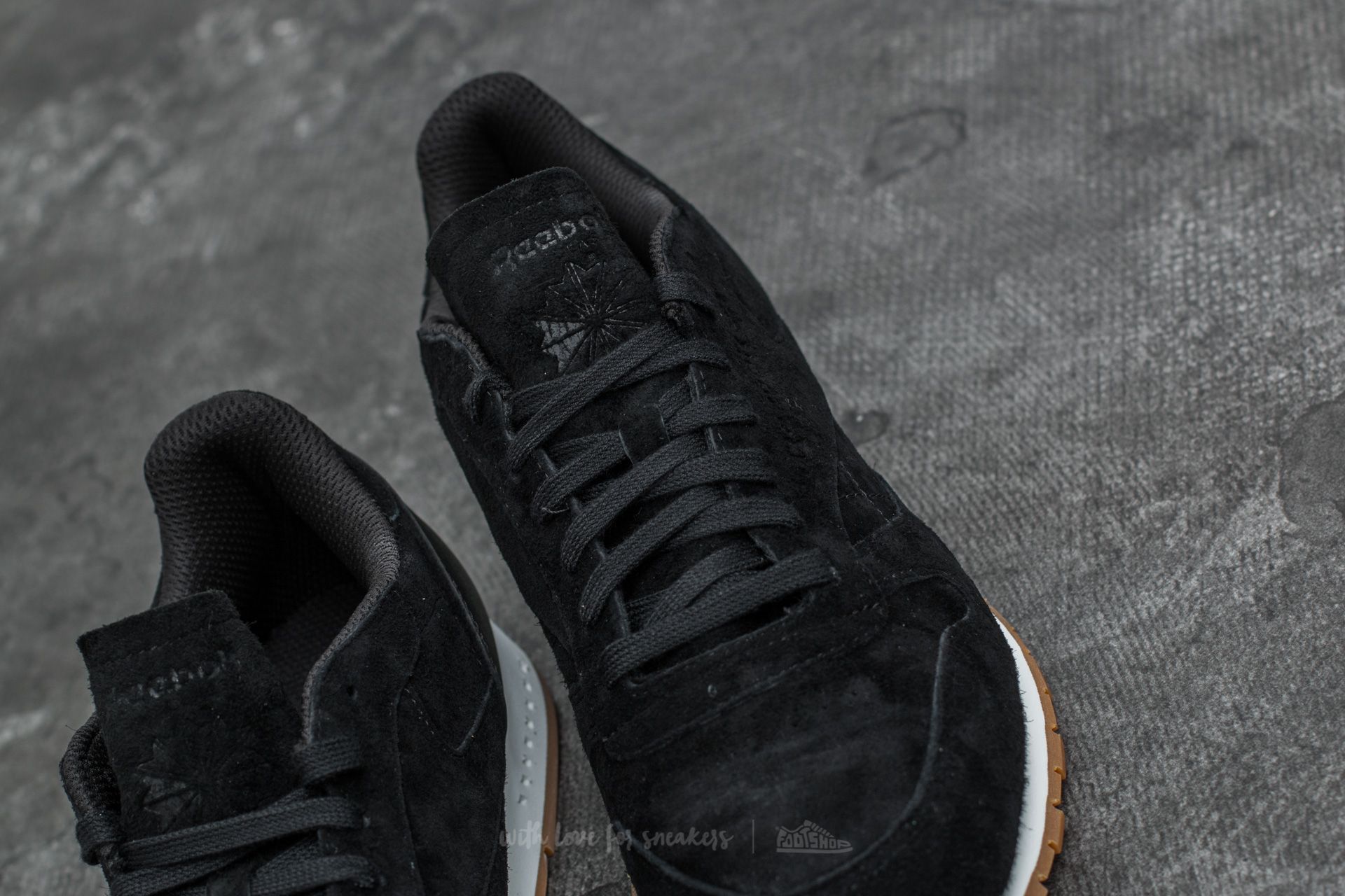 Men s shoes Reebok Classic Leather Seasonal Gum Black Chalk Gum