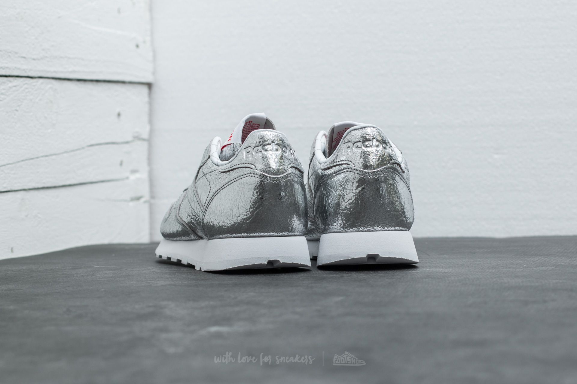 Reebok classic deals jacket womens silver