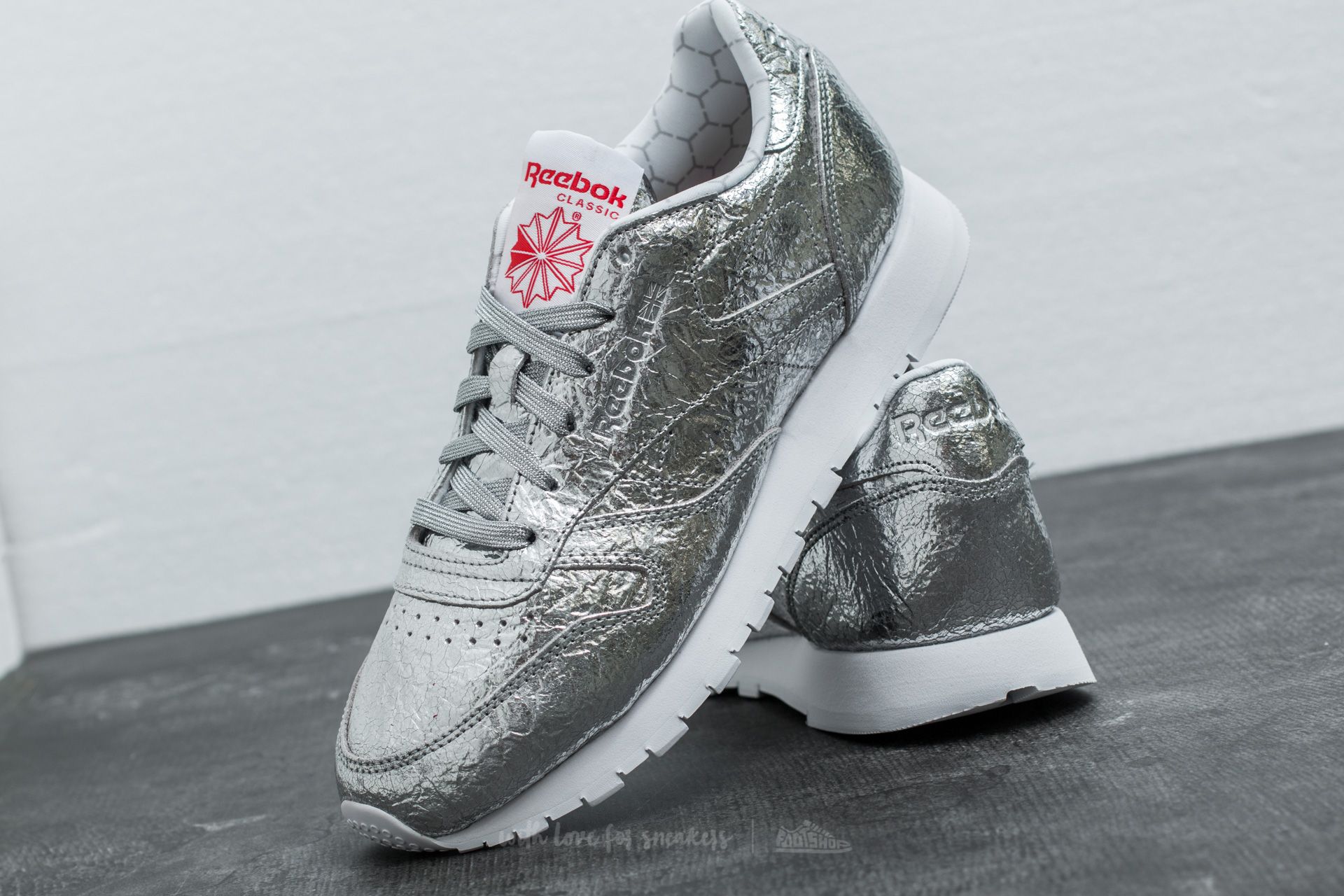 Reebok classic jacket womens silver deals