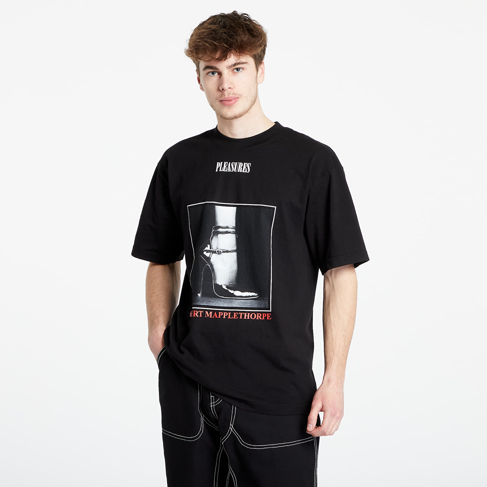 T-shirts PLEASURES Heel T-Shirt Black