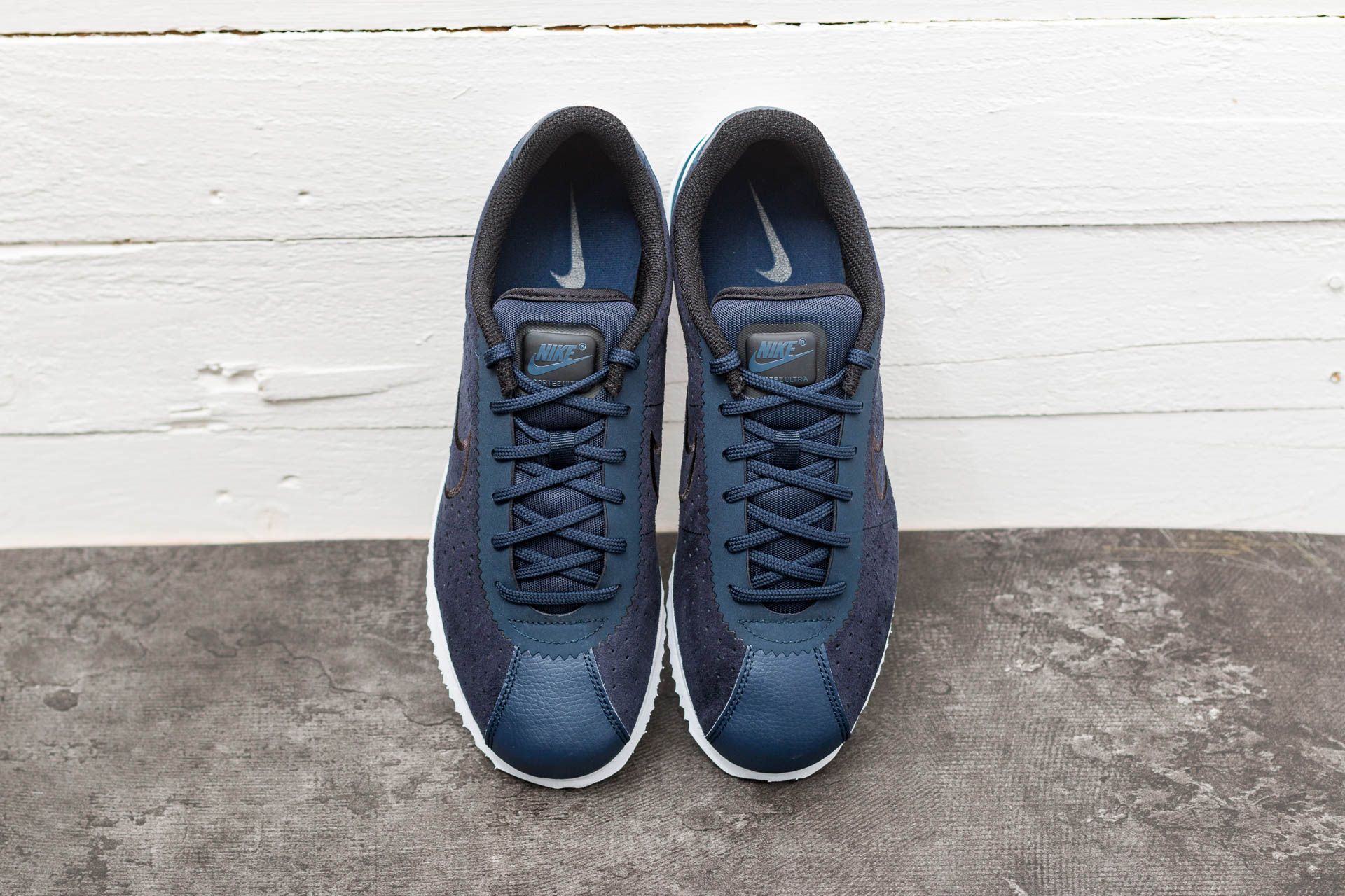 Men s shoes Nike Cortez Ultra Moire 2 Obsidian Black White