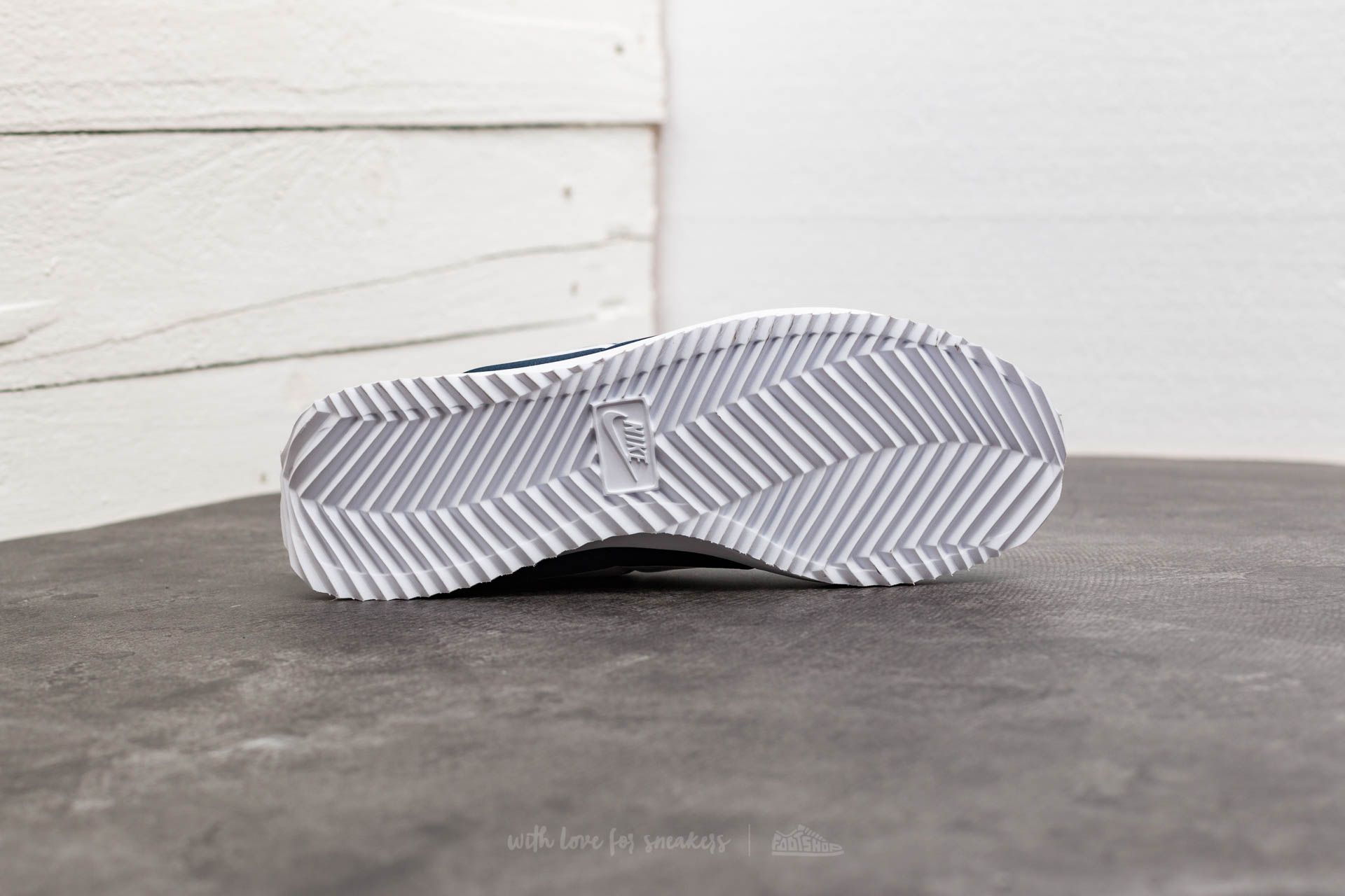 Nike cortez estive deals