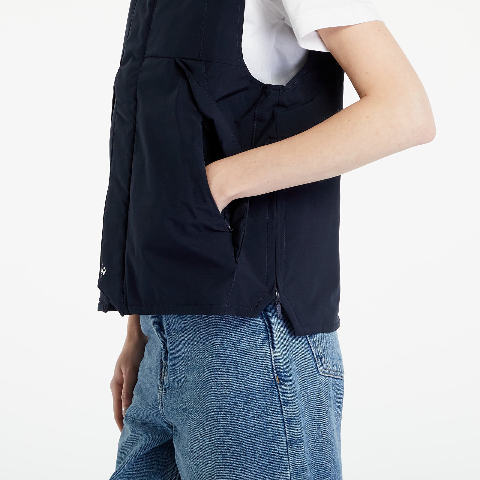Converse vest store