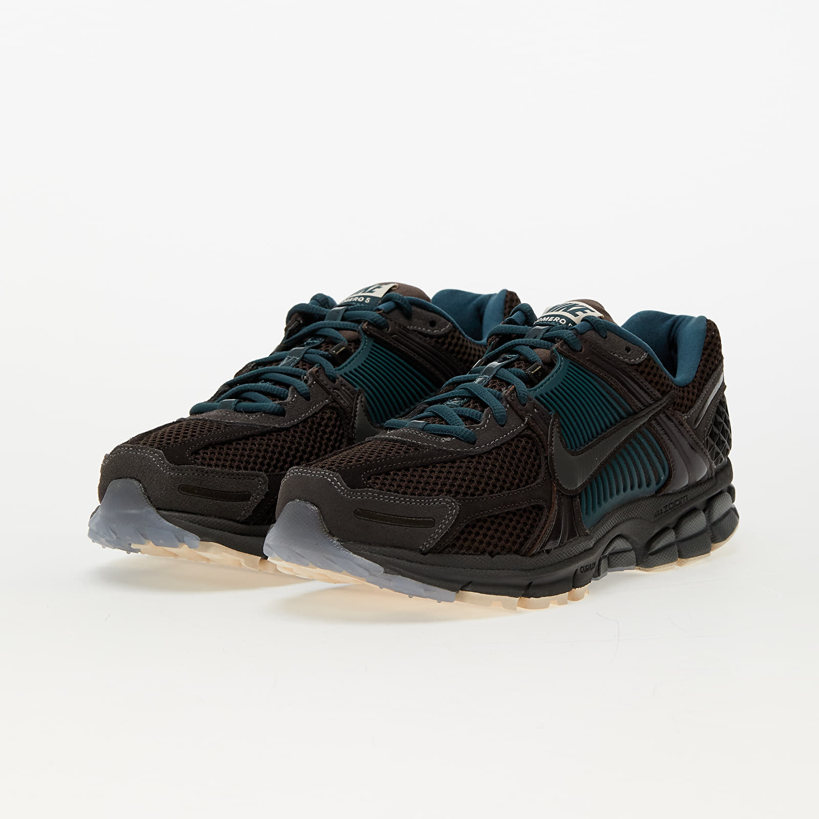Încălțăminte și sneakerși pentru bărbați Nike Zoom Vomero 5 Premium Baroque Brown/ Medium Ash-Velvet Brown