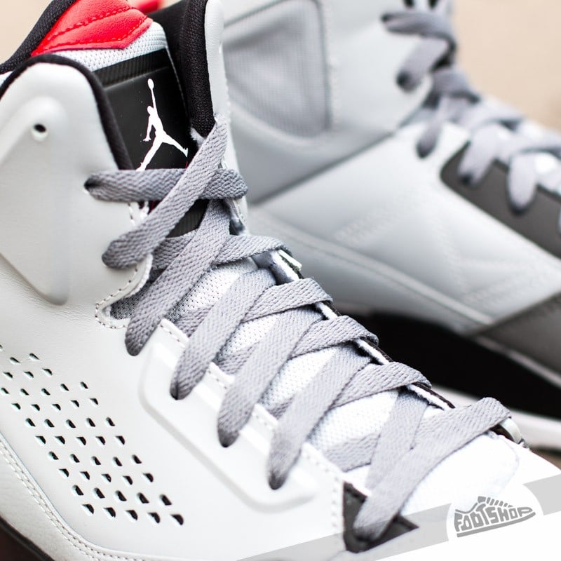 Skor Jordan SC-3 Wolf Grey/Black-Cl Grey-Gym Red