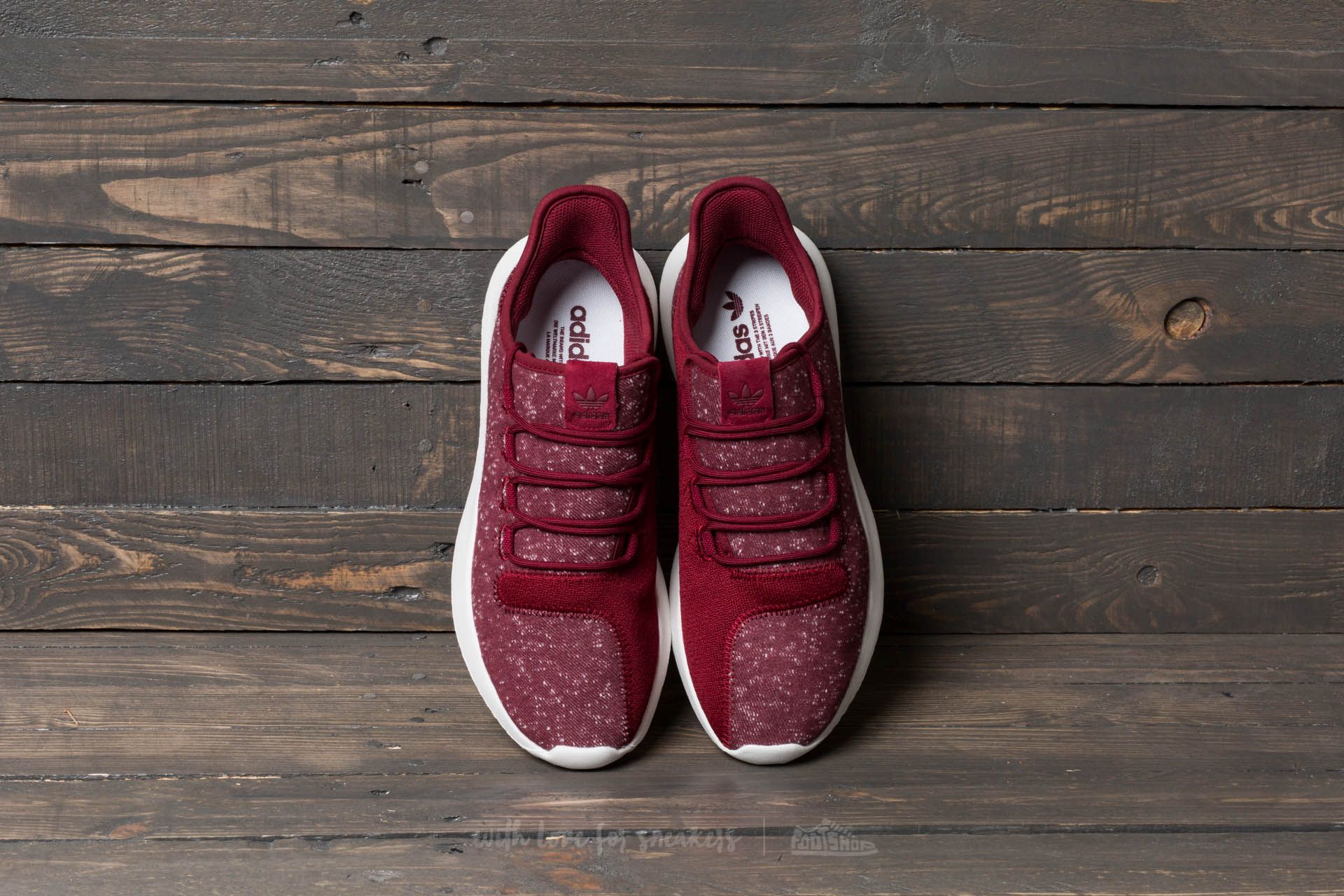 Tubular shadow red outlet