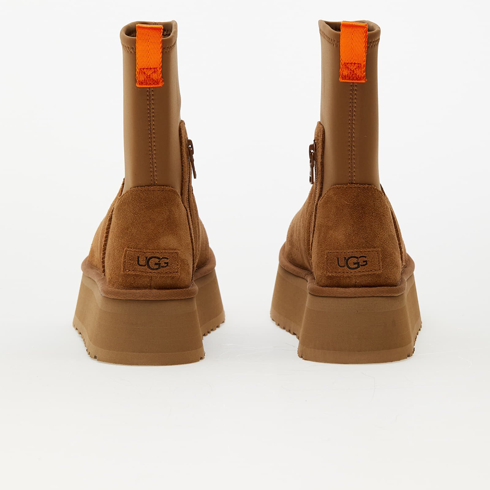 Ugg classic short chestnut size 9 store