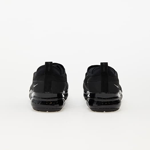 Nike vapormax moc triple black womens top