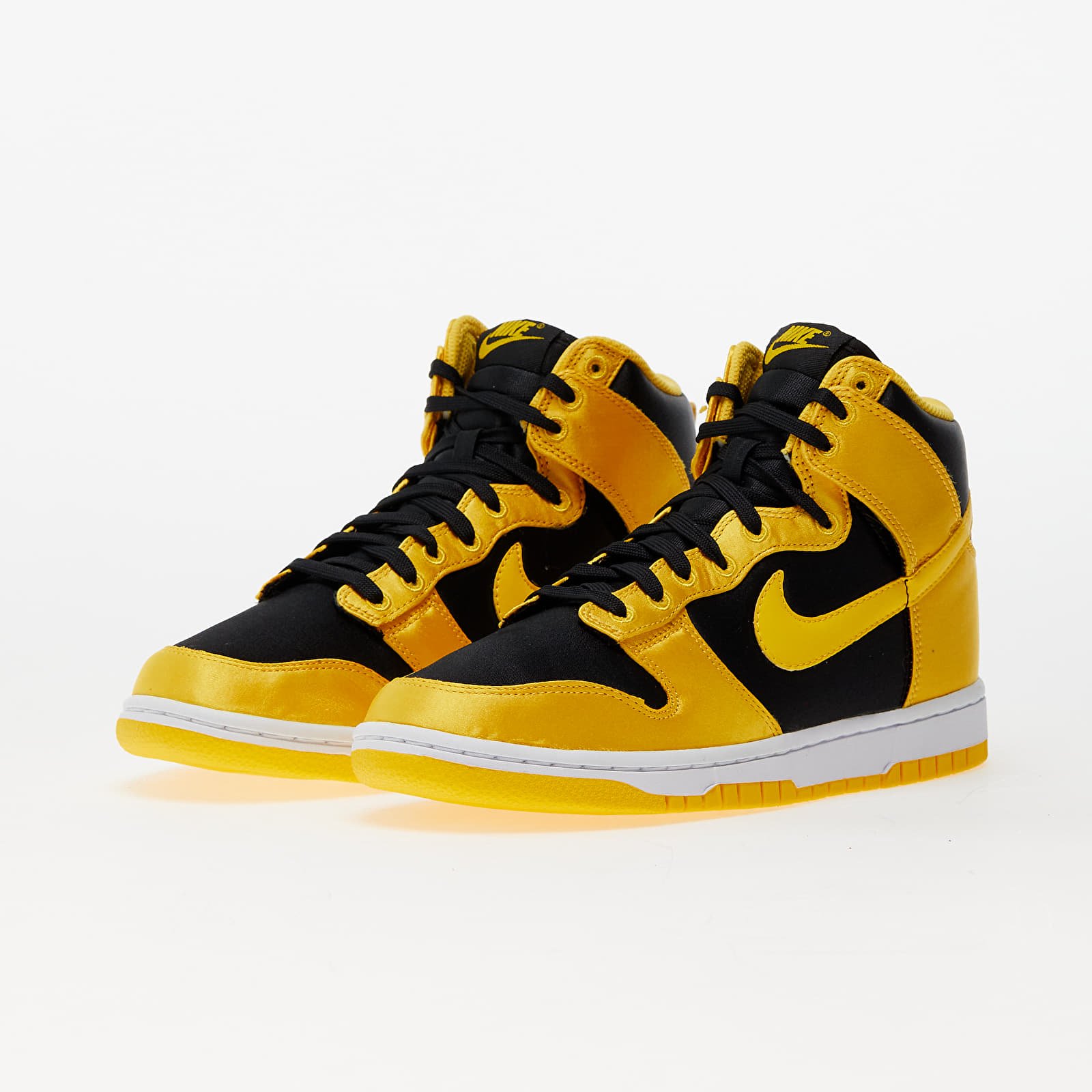 Încălțăminte și sneakerși pentru femei Nike W Dunk High Black/ Varsity Maize-White