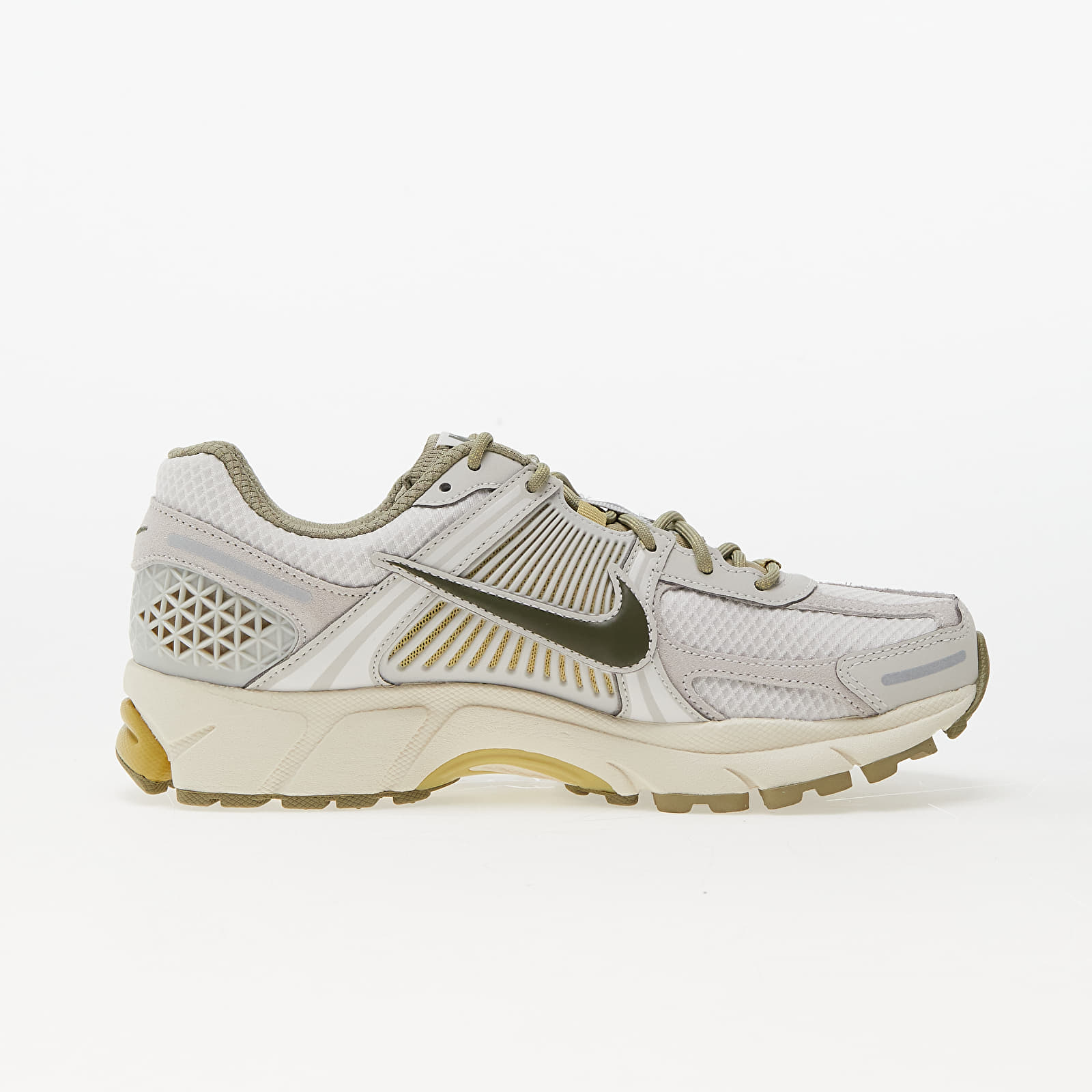Încălțăminte și sneakerși pentru bărbați Nike Zoom Vomero 5 Light Bone/ Medium Olive-Neutral Olive