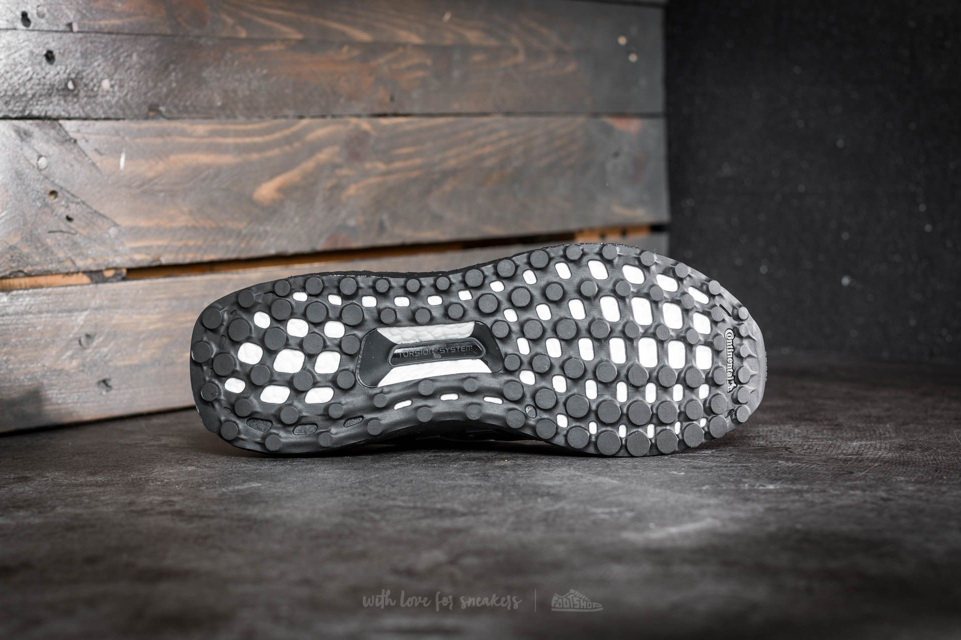 Ub triple black 3.0 2025