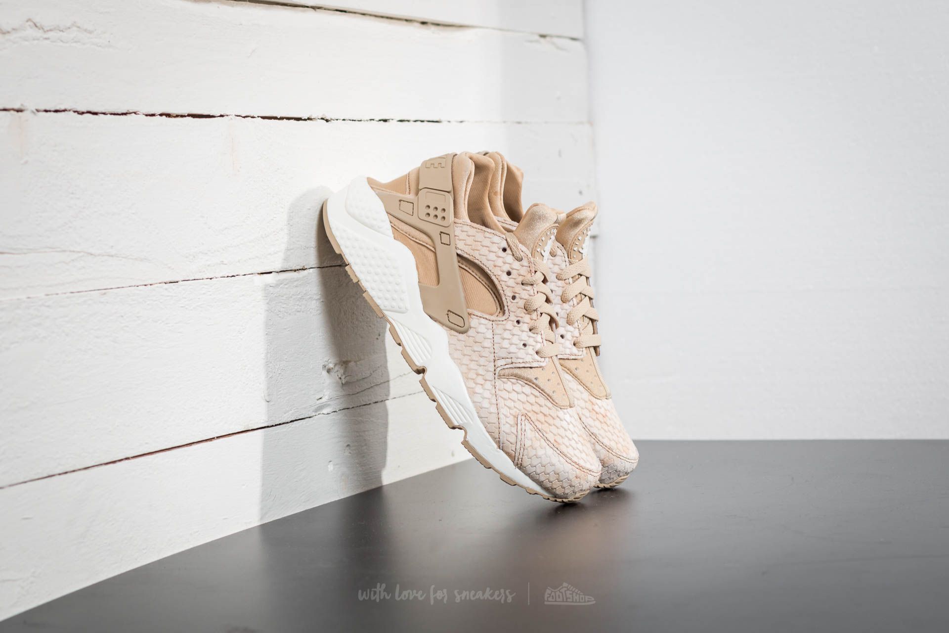 Nike air huarache run premium linen shop