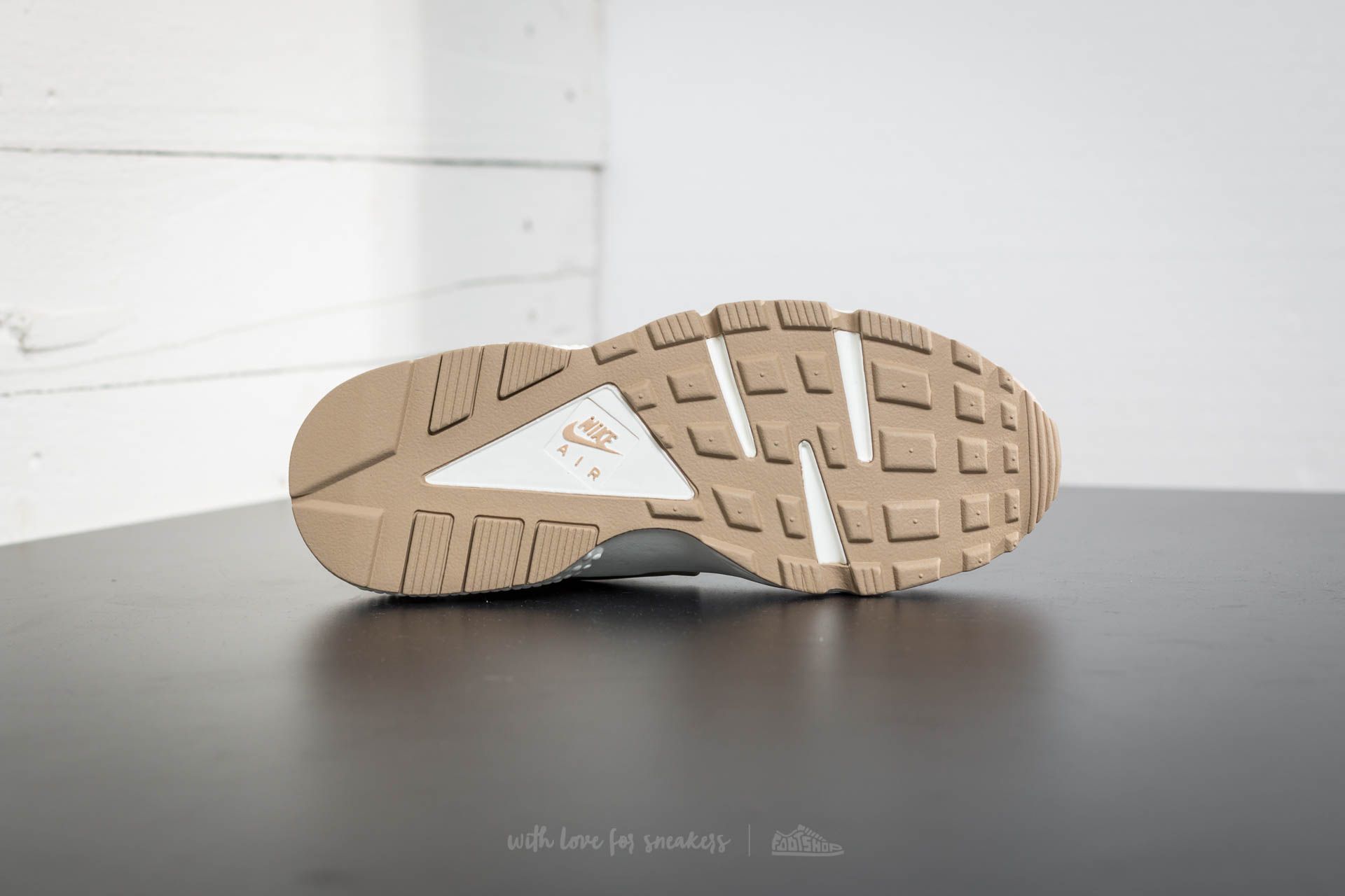 Buty damskie Nike WMNS Air Huarache Run Premium Linen/ Linen-Sail