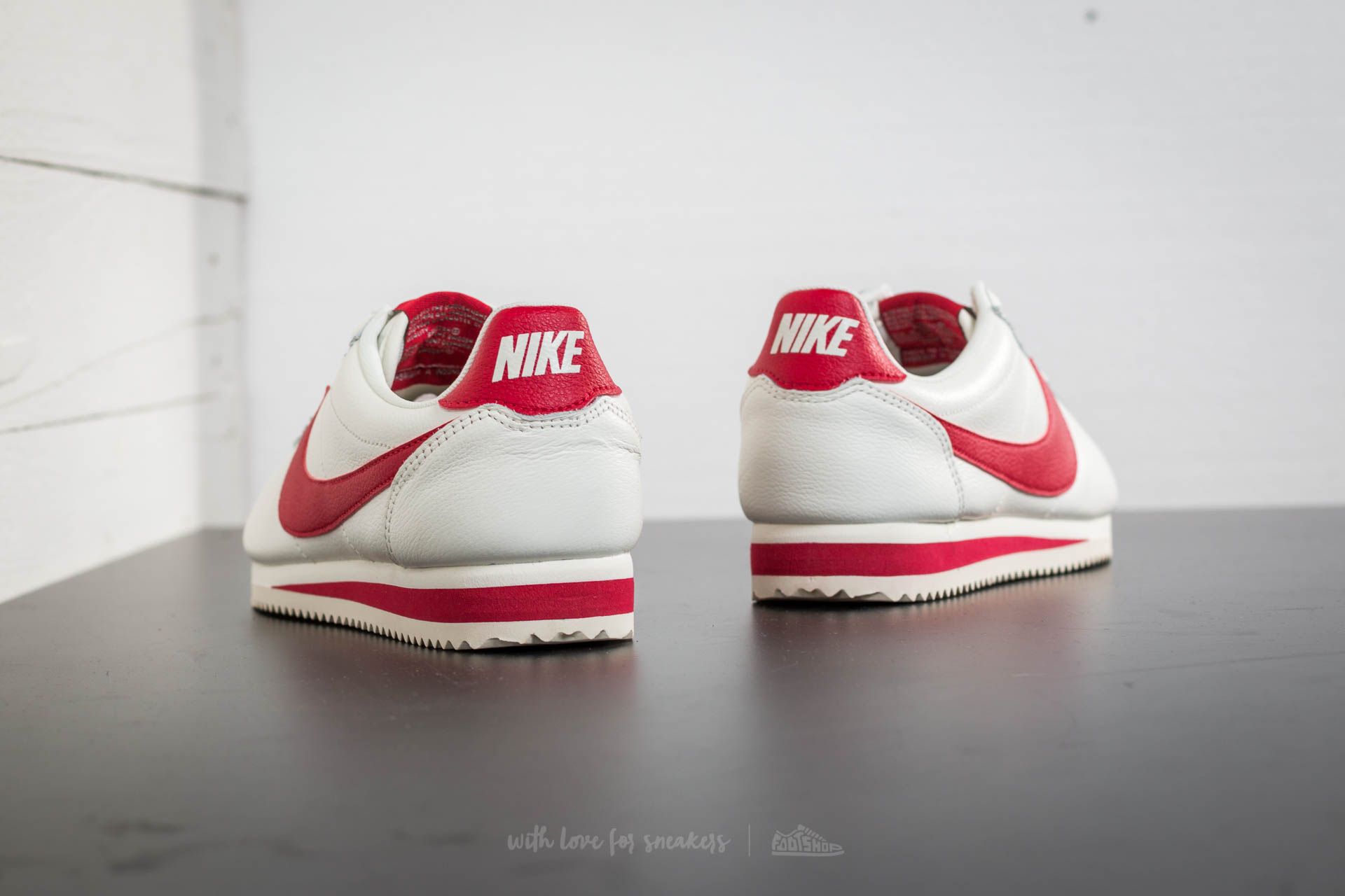 Pánske tenisky a topánky Nike Classic Cortez Leather SE Sail/ Gym Red