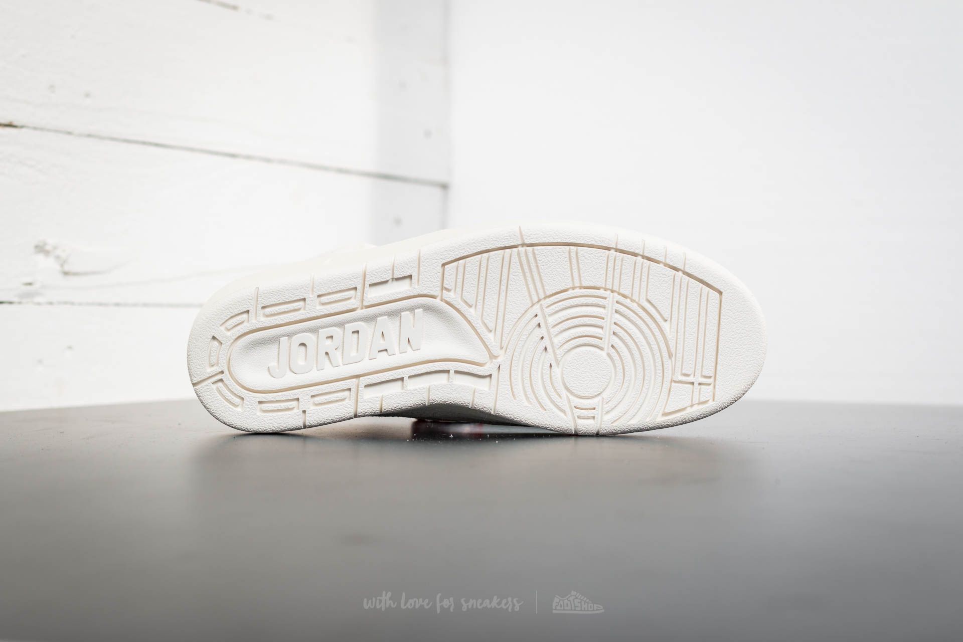 Moški čevlji Air Jordan 2 Retro Decon Sail/ Sail-Bio Beige