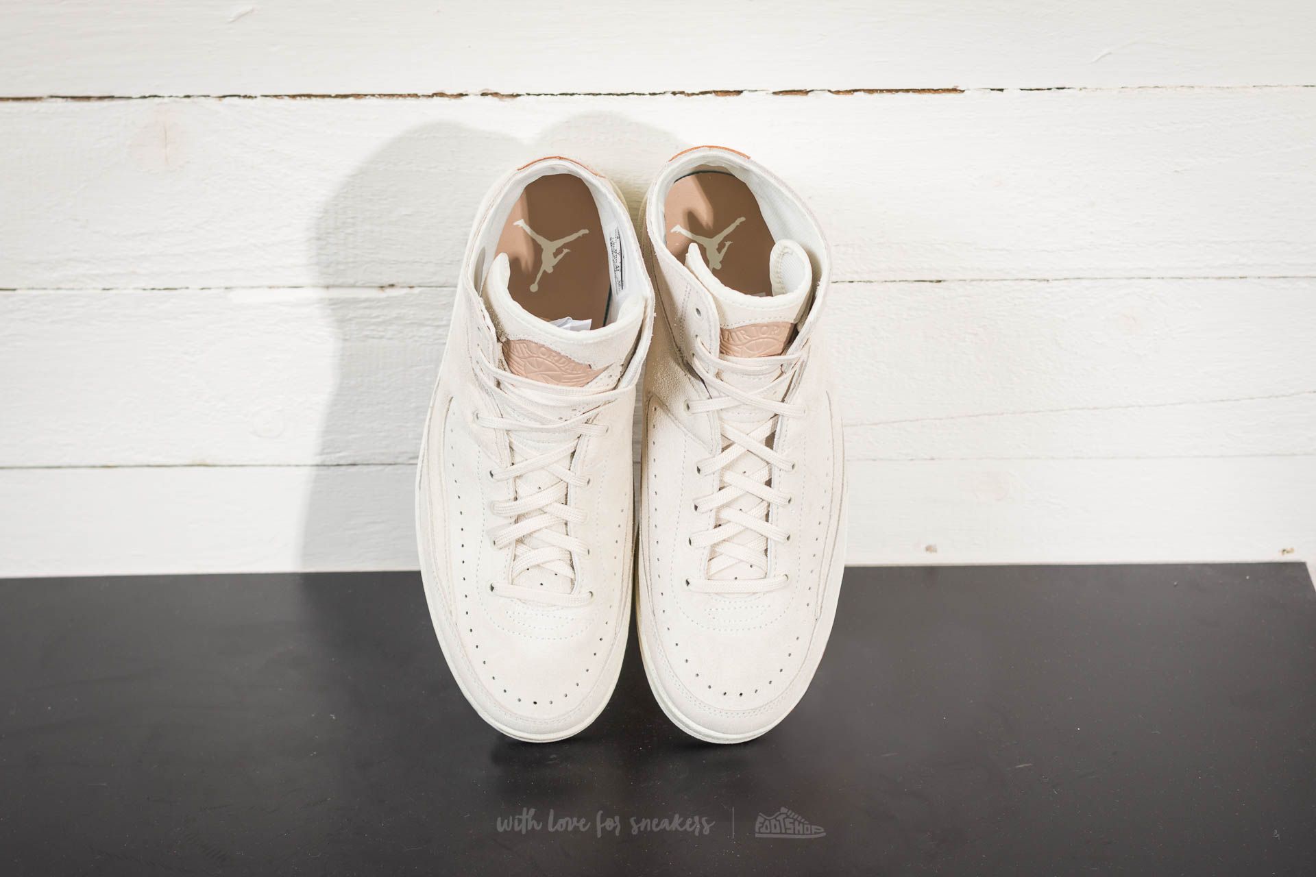 Jordan 2 decon sail online