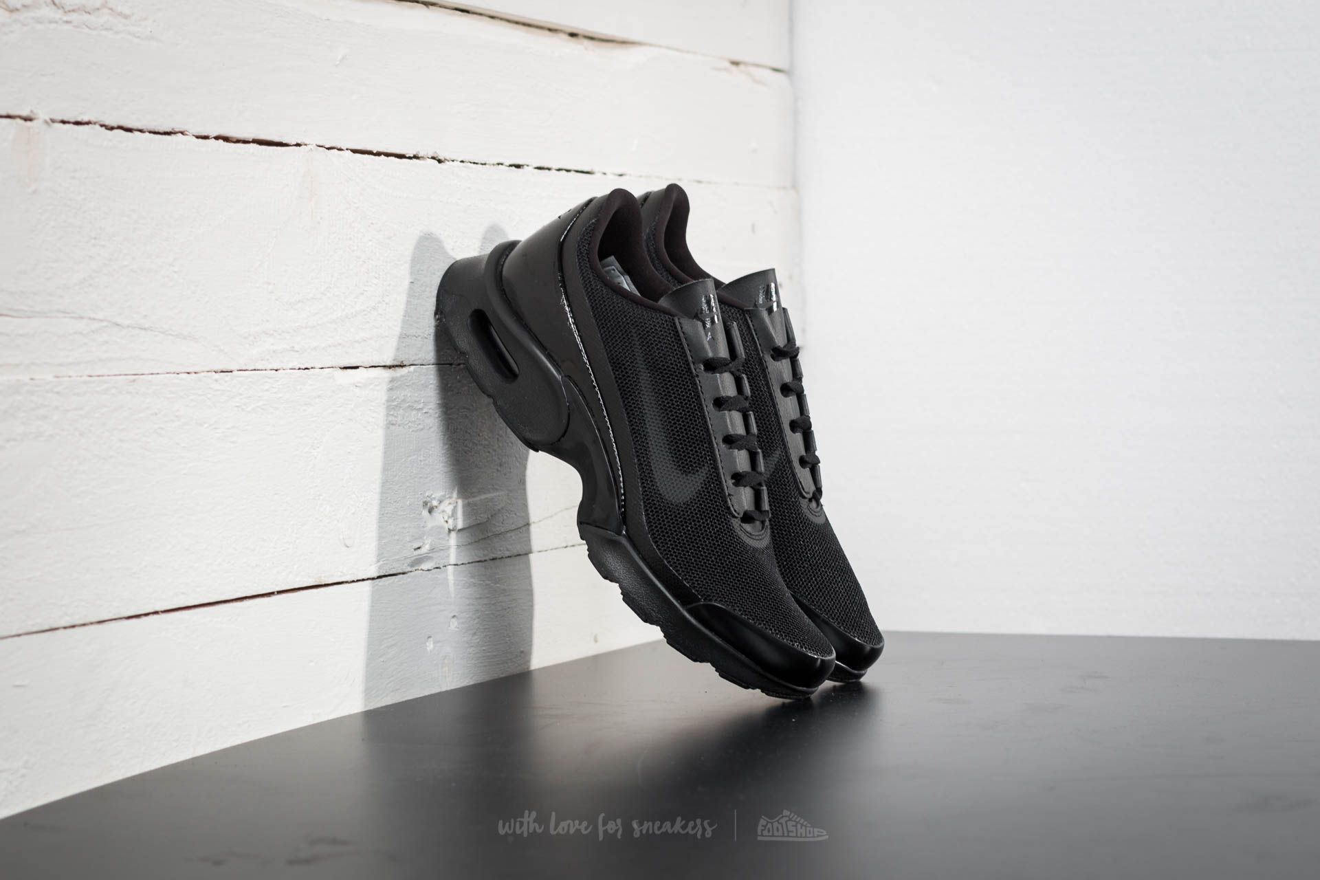 Women s shoes Nike Wmns Air Max Jewell Black Black Black Footshop