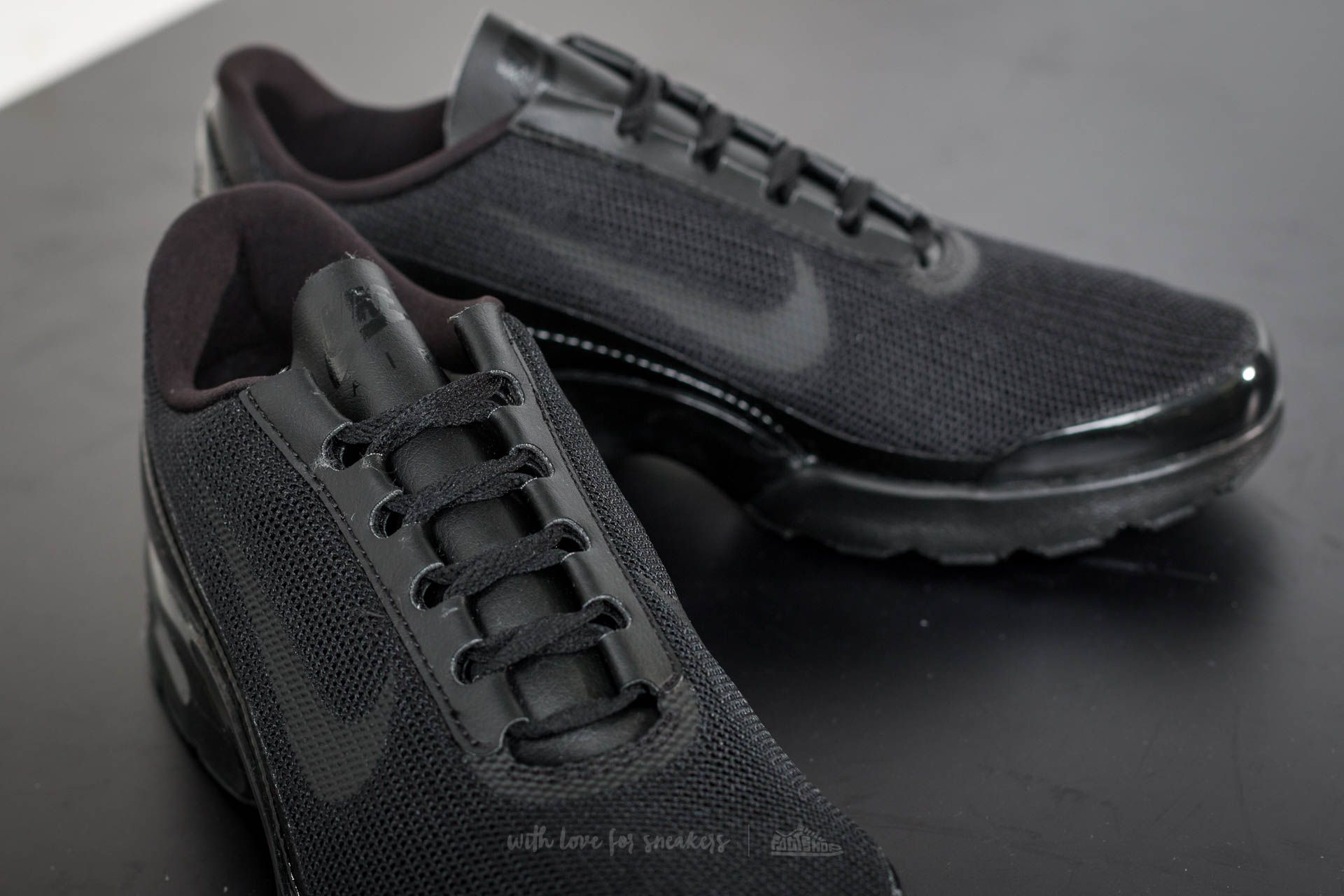 Women s shoes Nike Wmns Air Max Jewell Black Black Black Footshop