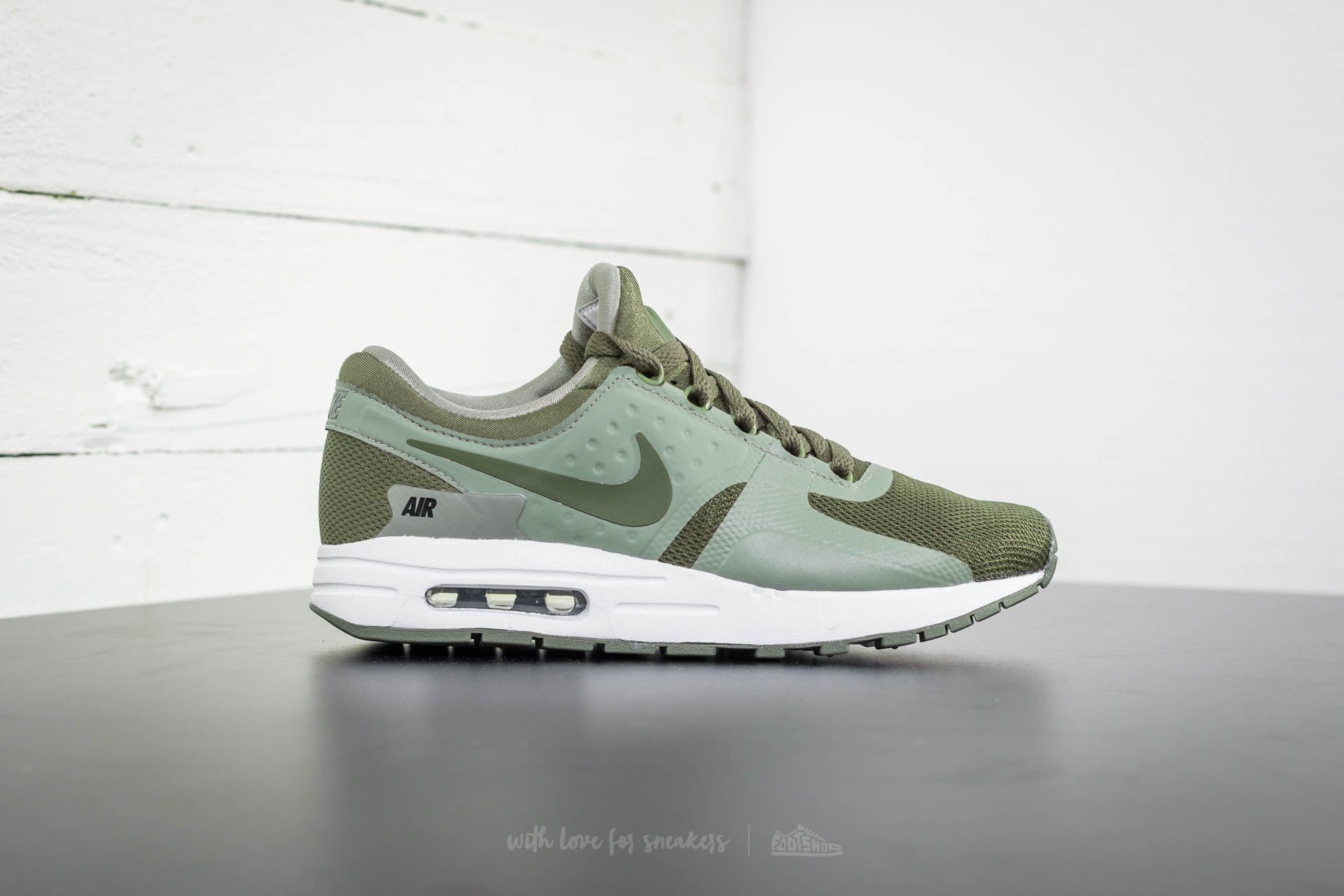 Nike air max deals zero olive green