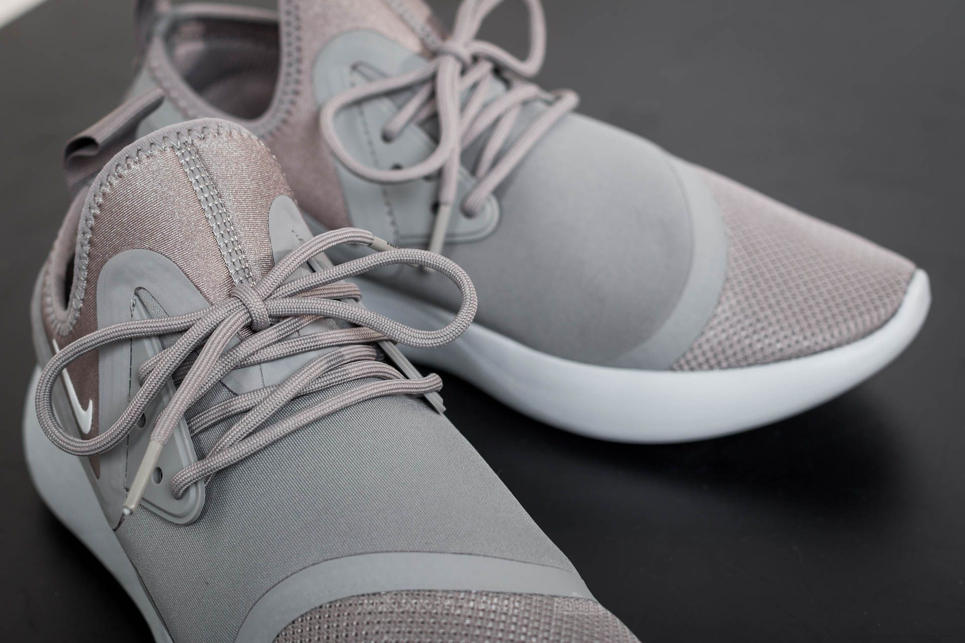 Chaussures et baskets homme Nike Lunarcharge Essential Dust/ Cobblestone-Pure Platinum