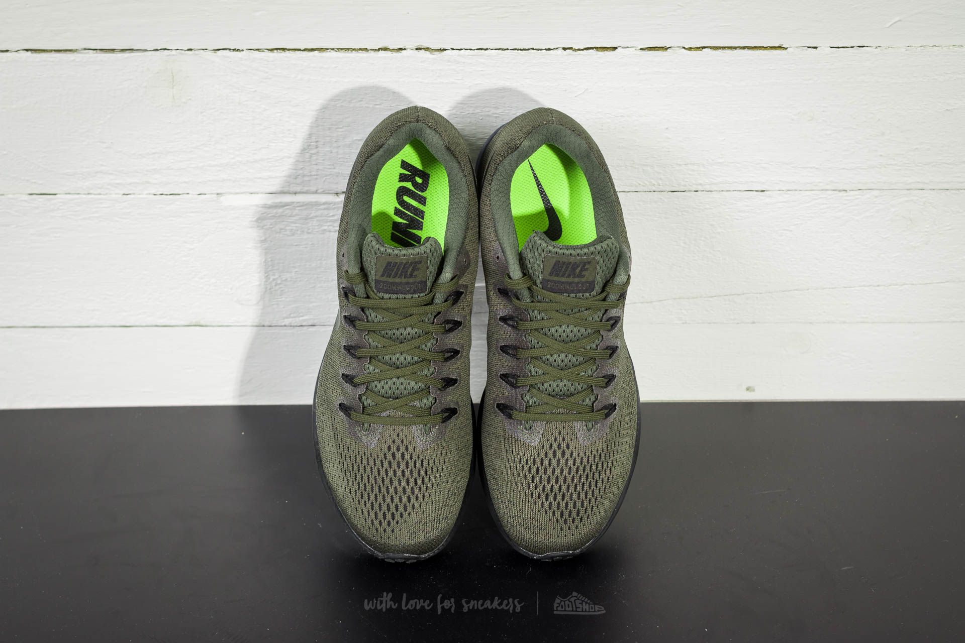 Zoom all out low men's running sneaker deals