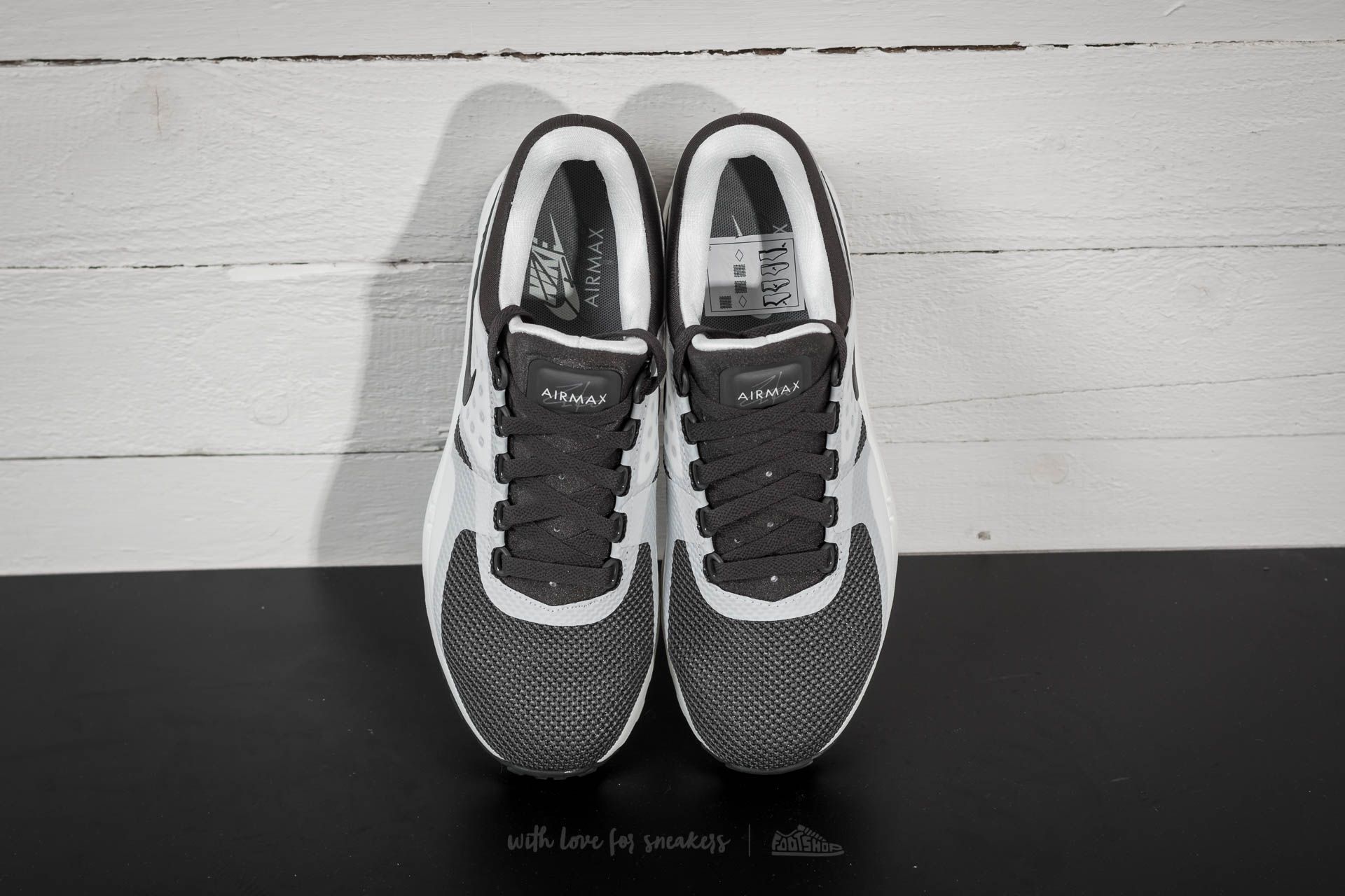 Air max zero essential midnight store fog