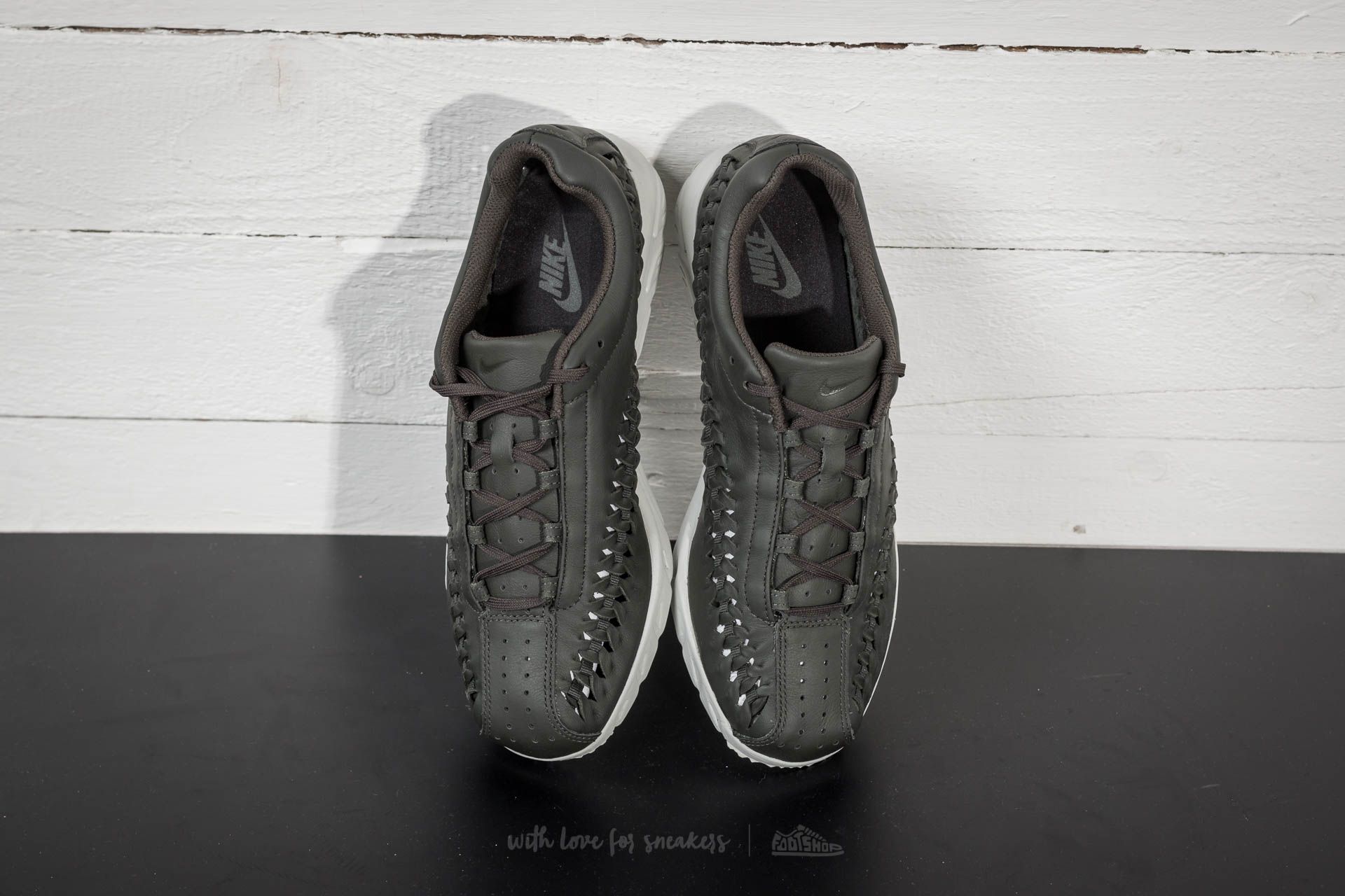 Vyriška avalynė Nike Mayfly Woven Sequoia/ Pale Grey-Black