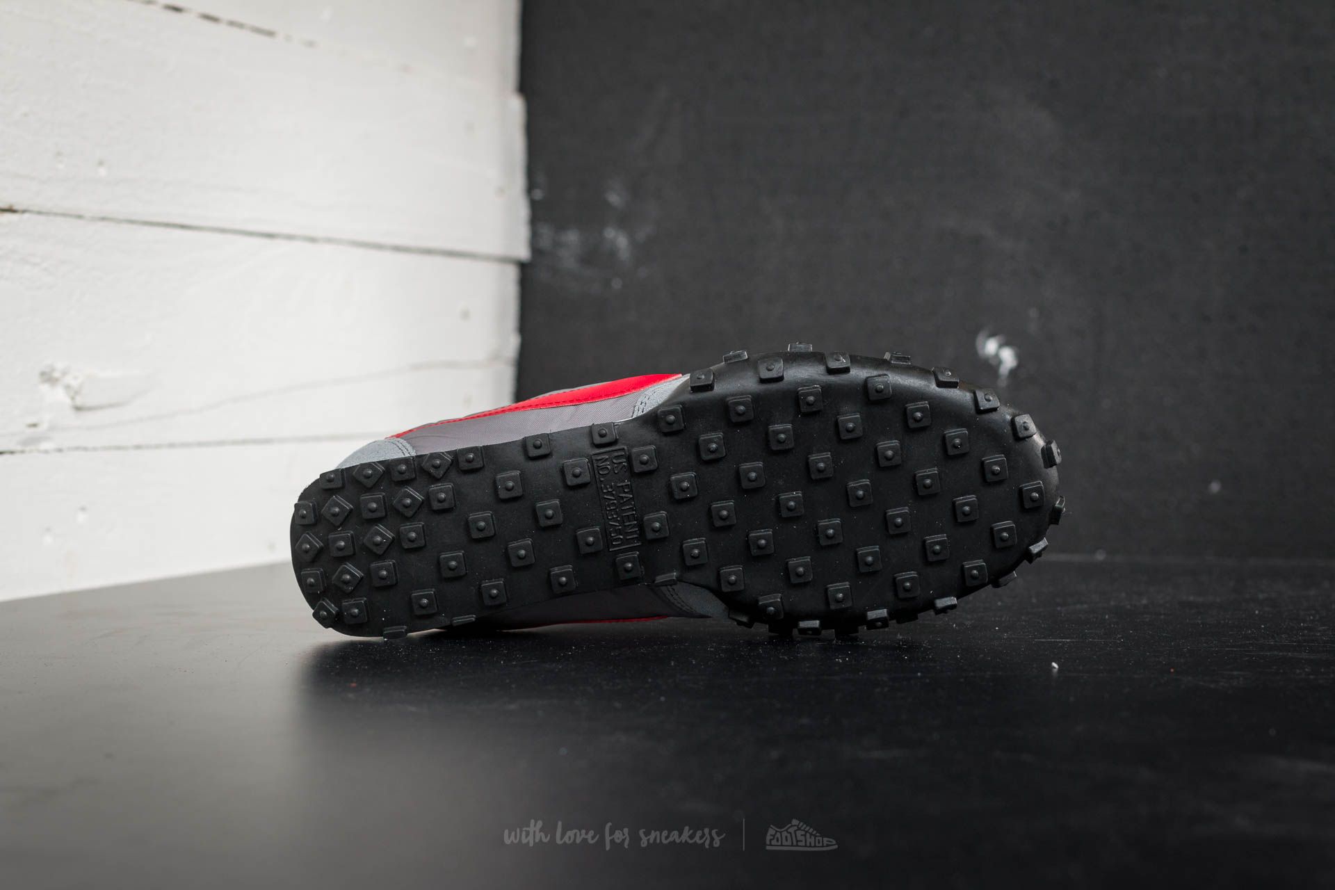 Nike waffle tread shop