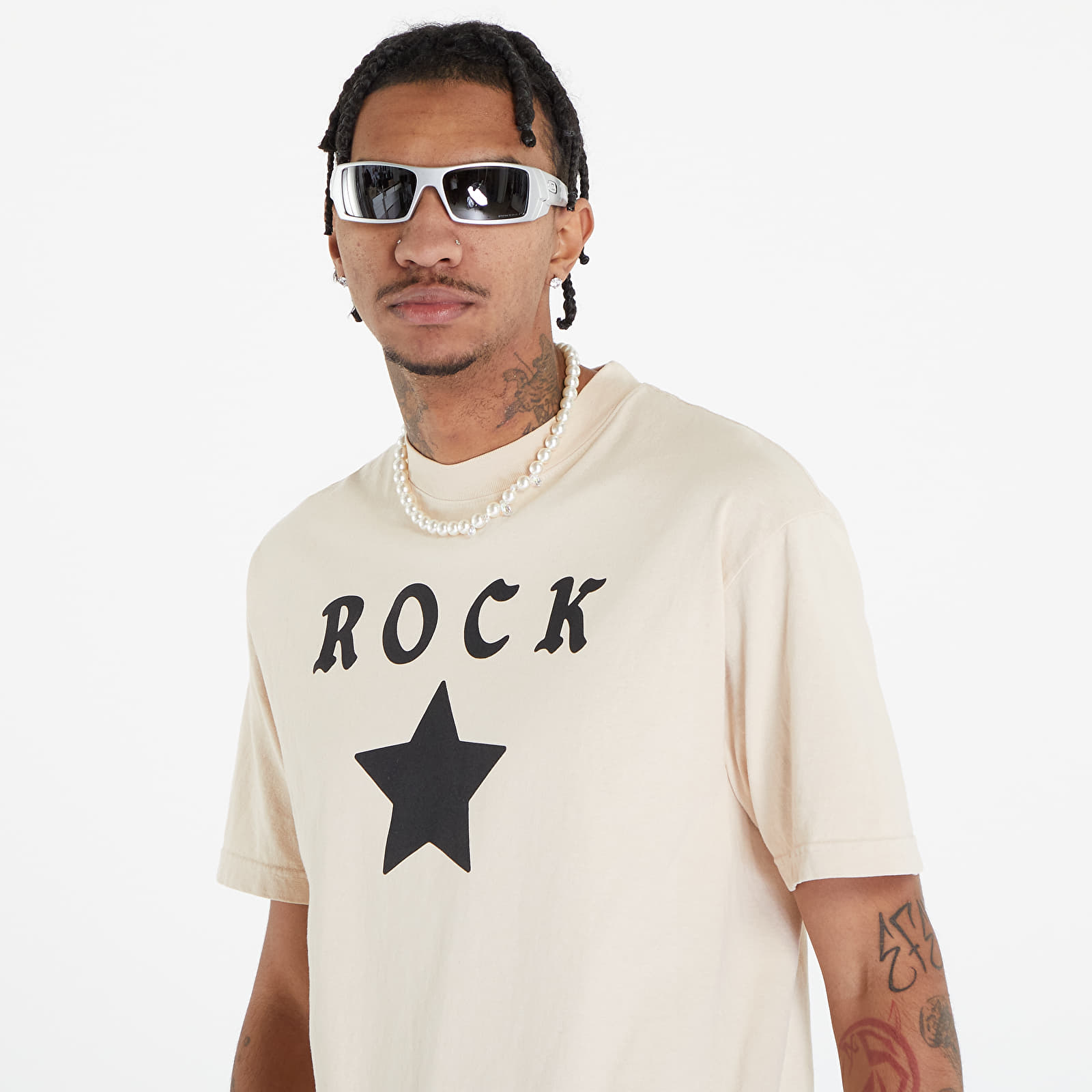 Magliette PLEASURES x N.E.R.D Rockstar T-Shirt Tan