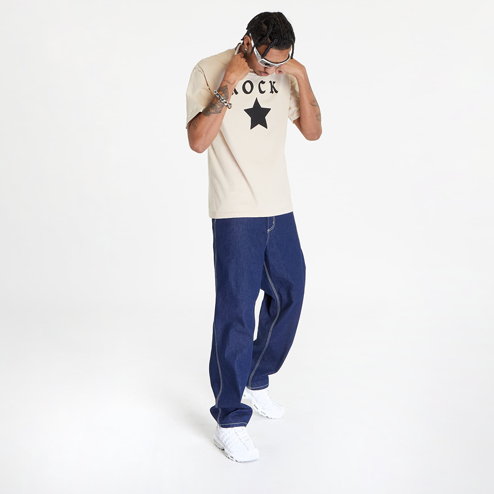 Magliette PLEASURES x N.E.R.D Rockstar T-Shirt Tan