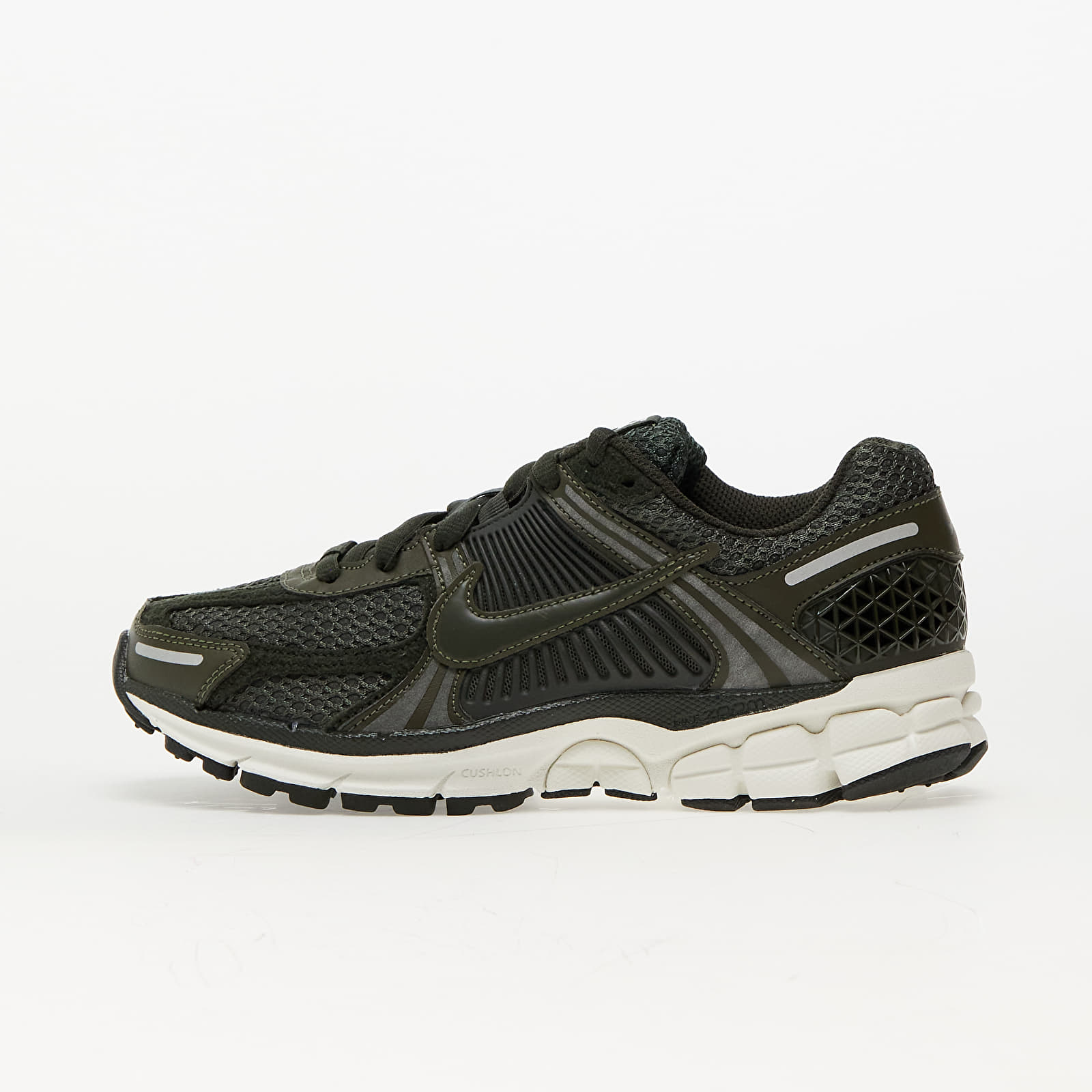 Dámske topánky a tenisky Nike W Zoom Vomero 5 Cargo Khaki/ Sequoia-Sail-Metallic Silver