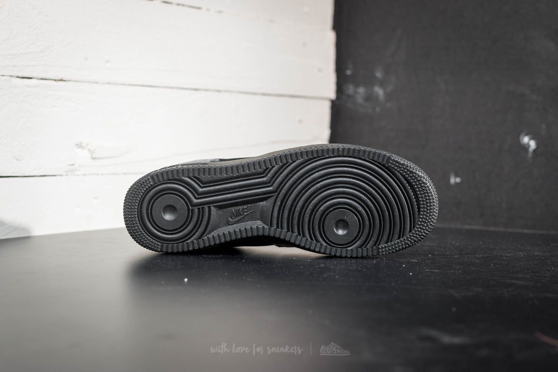 Men s shoes Nike Air Force 1 Dark Grey Black White Black Footshop
