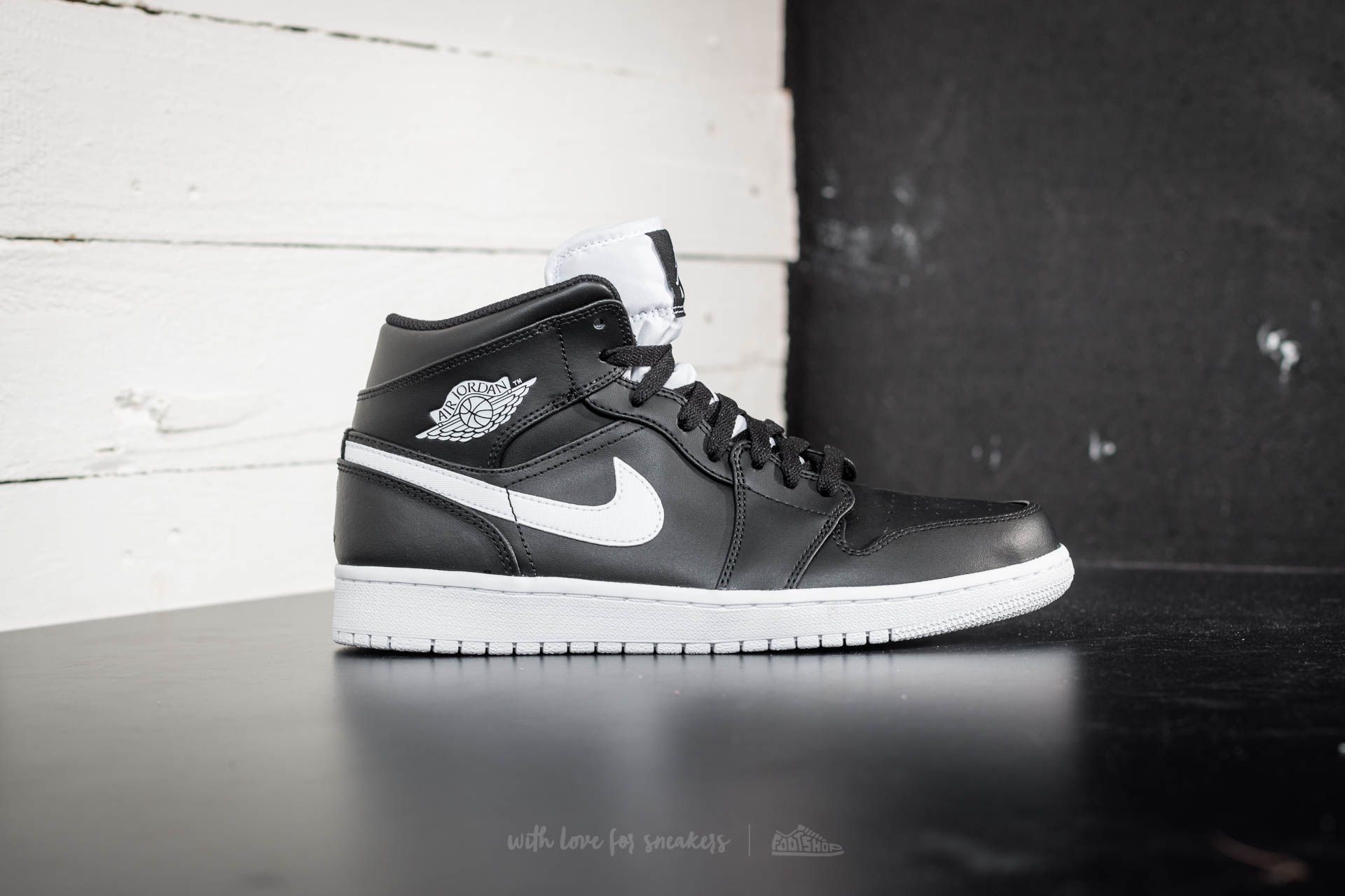 Herenschoenen Air Jordan 1 Mid Black/ White-White