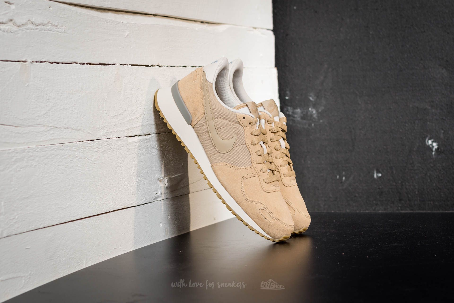 Men s shoes Nike Air Max Vortex Leather Mushroom Mushroom Footshop