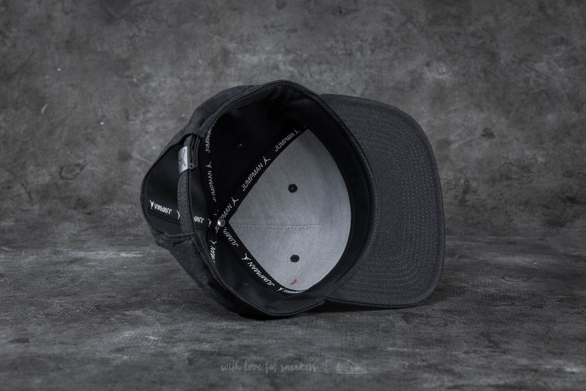 Hætter Jordan Wings Strapback Black/ White