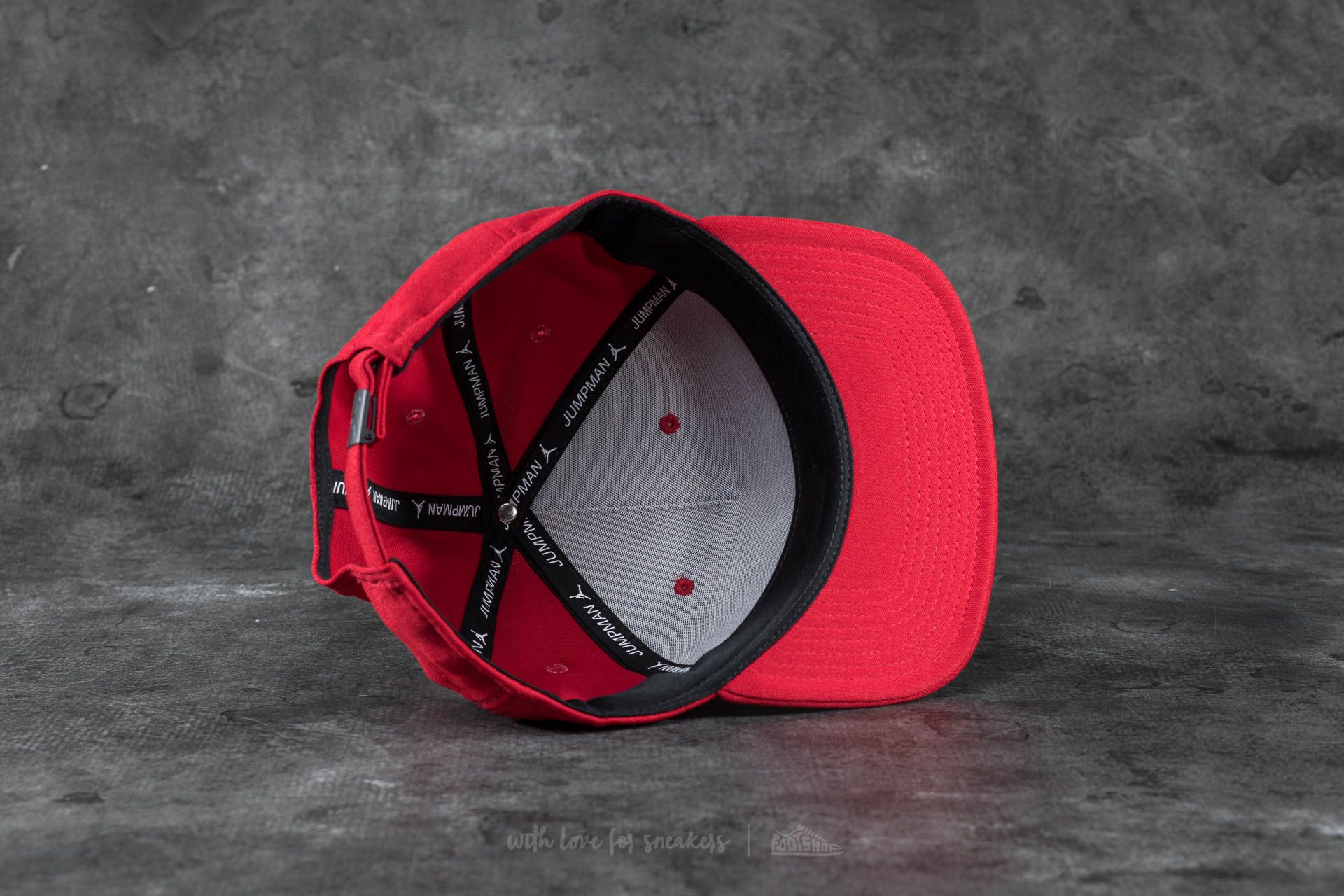 Шапки Jordan Wings Strapback Red/ Black