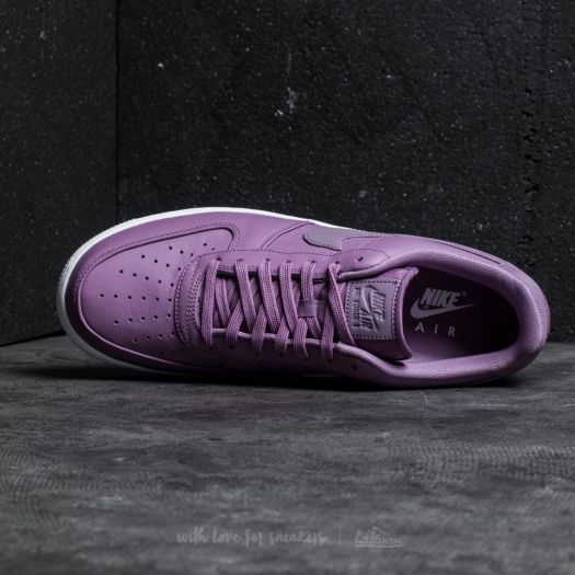 Nike Air Force 1 07 Premium