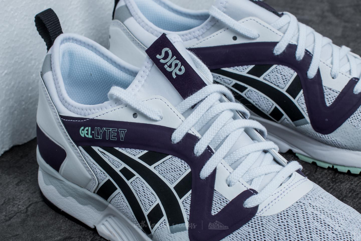 Asics gel lyte hot sale v ns white