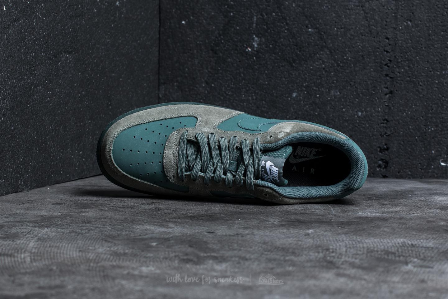 Vyriška avalynė Nike Air Force 1 River Rock/ Vintage Green-White