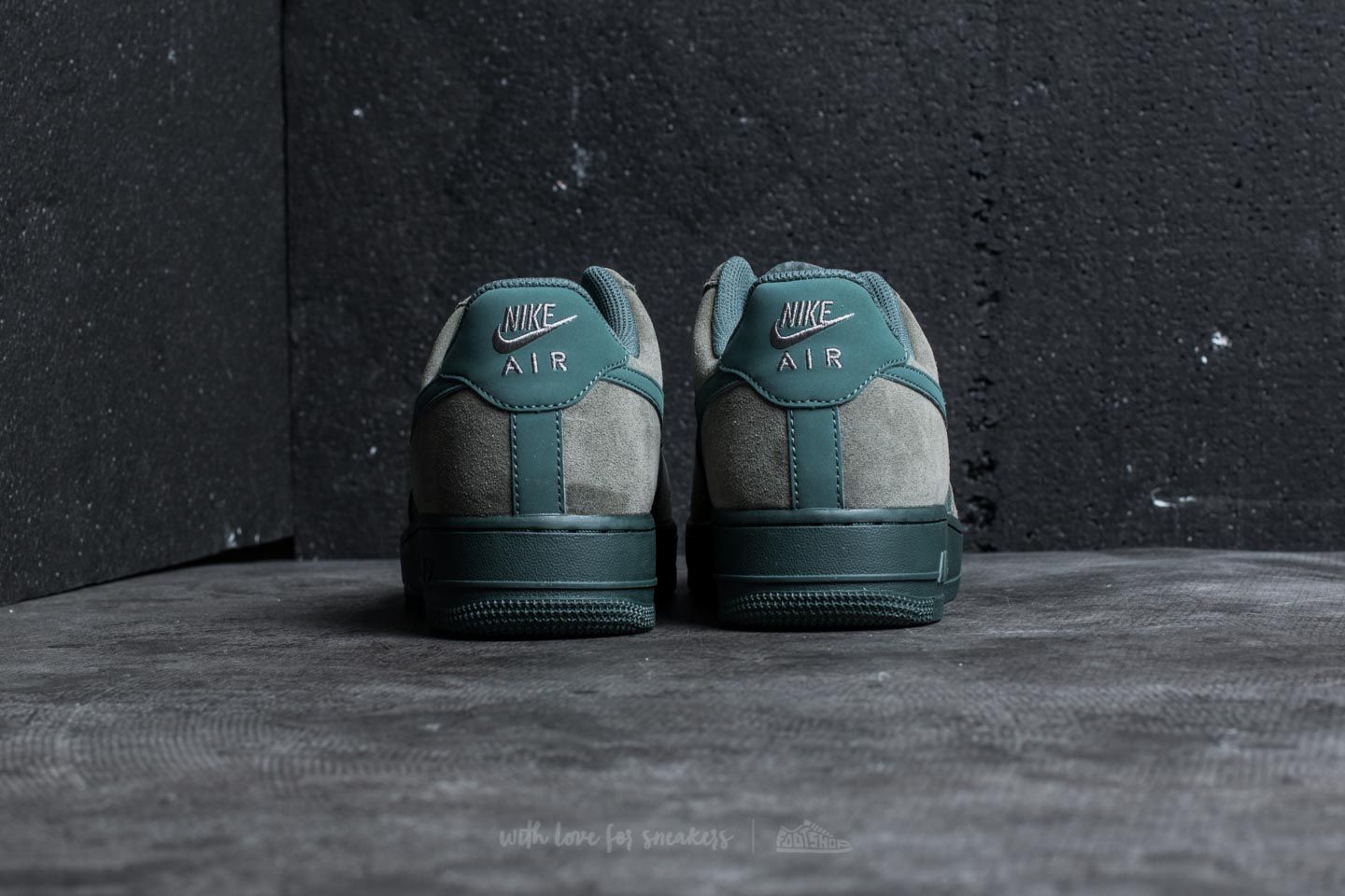 Vyriška avalynė Nike Air Force 1 River Rock/ Vintage Green-White