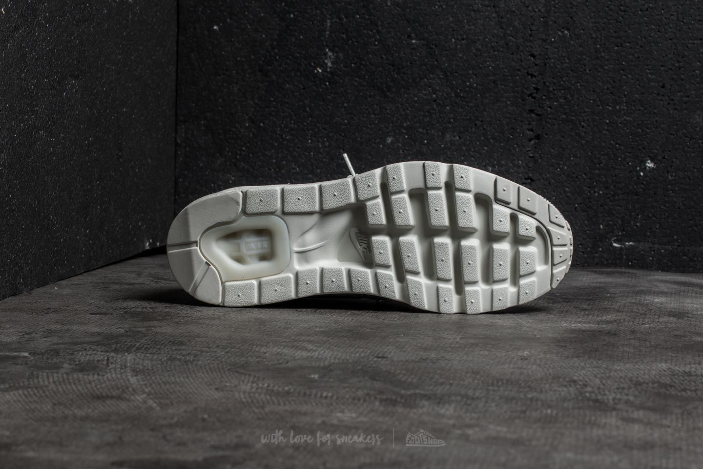 Chaussures et baskets homme Nike Air Max Zero Se Light Bone/ Black-Black