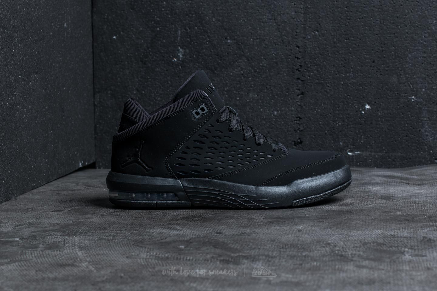 Jordan flight black deals