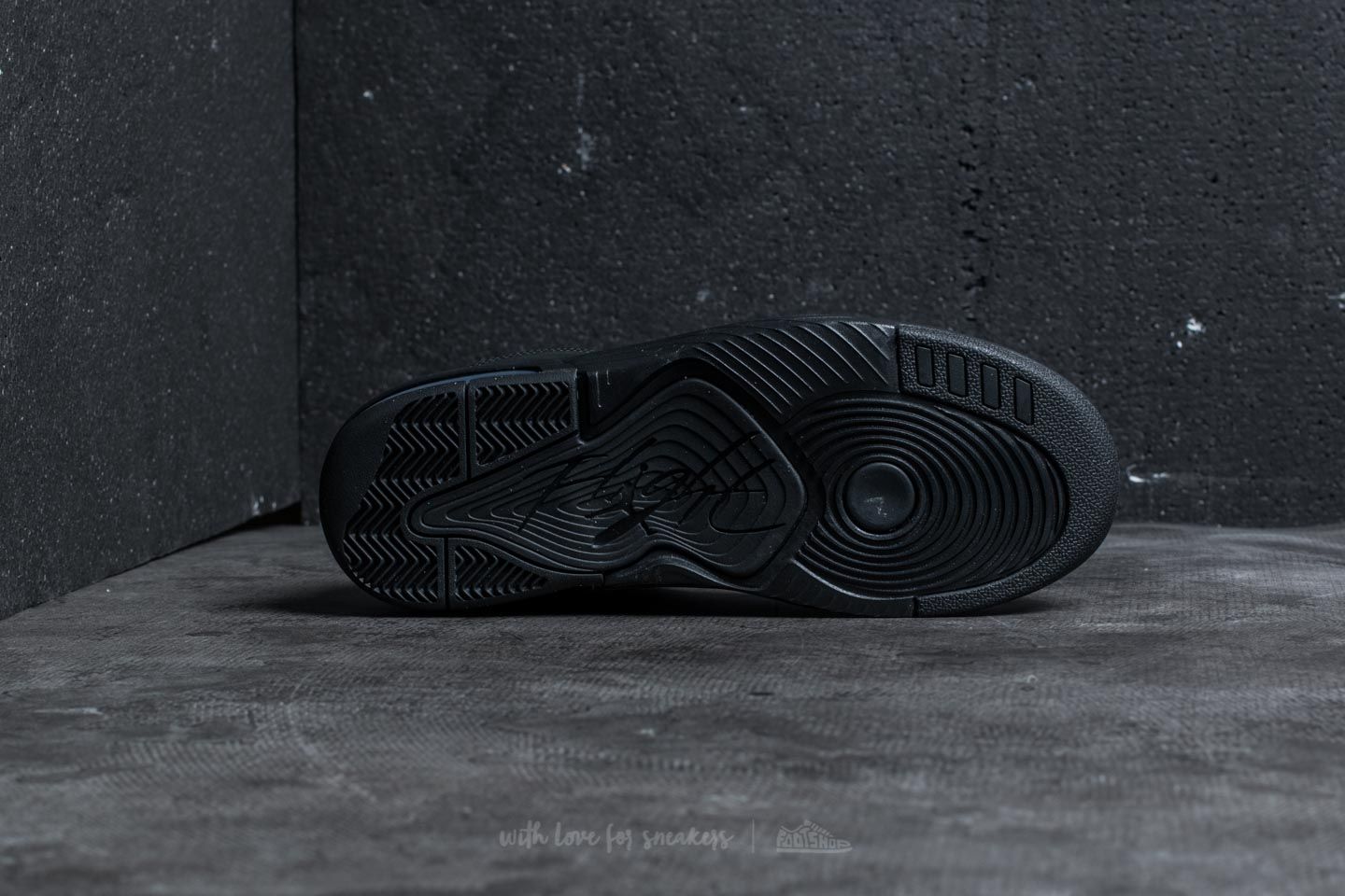 Încălțăminte și sneakerși pentru bărbați Jordan Flight Origin 4 Black/ Black-Black