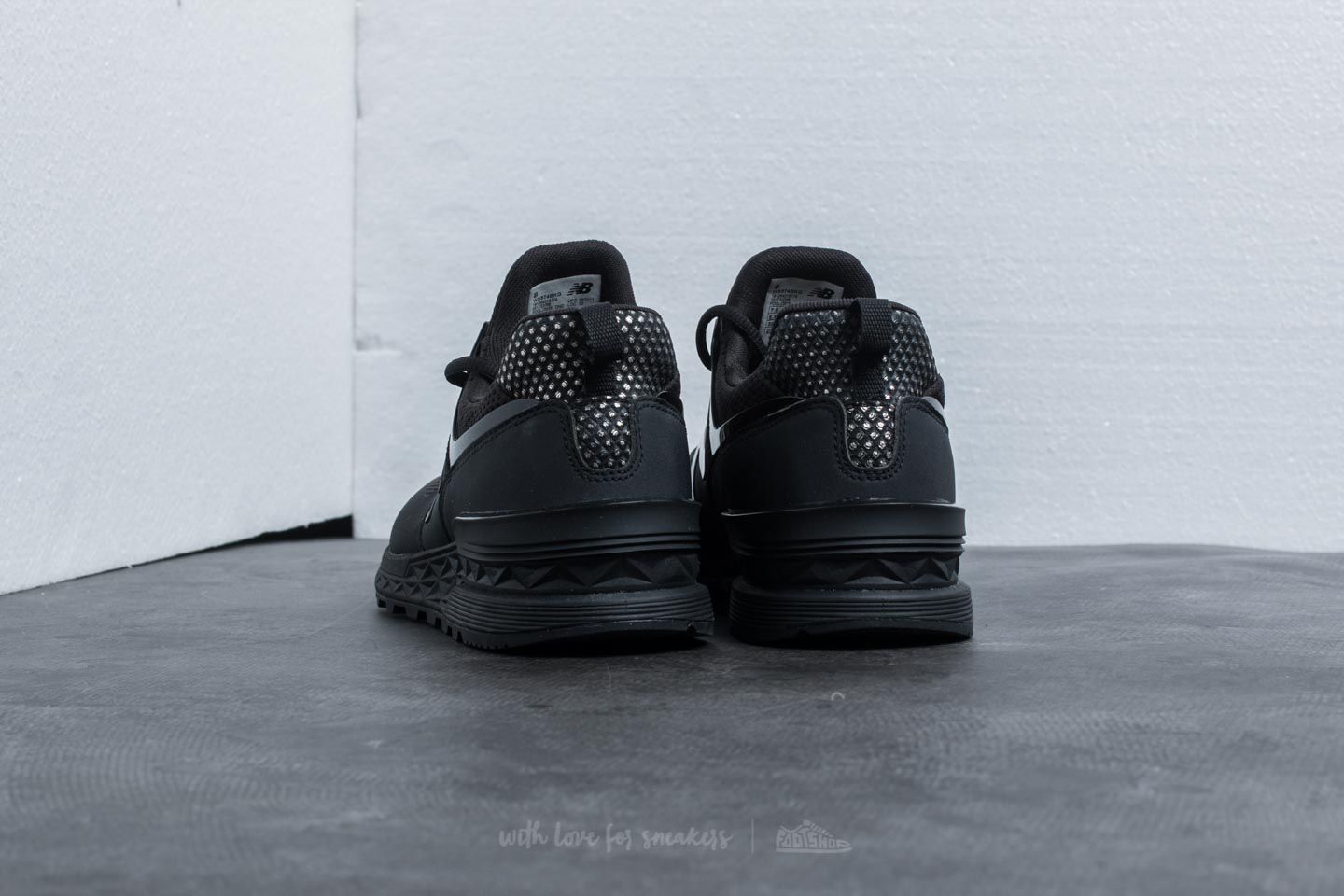 Γυναικεία παπούτσια New Balance 574 Black/ Black